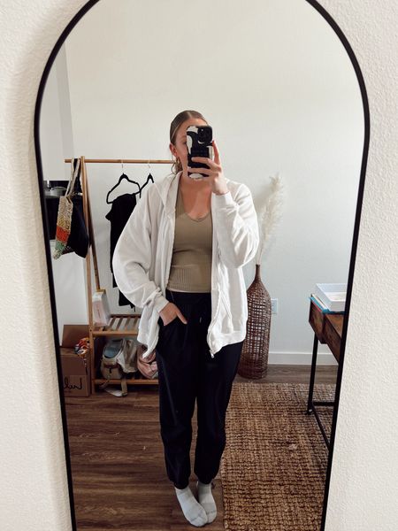 I’m wearing a medium 34” inseam in joggers. Large in tanks + large is jacket 

Tall. Tall girl. Tall women fashion. Tall women. Tall fashion. Tall pants. Tall jeans. Tall girl fashion.