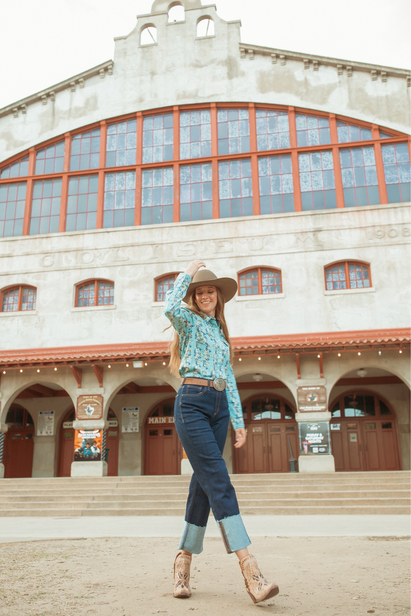 Cowtown Coliseum 📍Fort Worth Stockyards- Cowgirl Style  #fortworth #fortworthstockyards #ariat #cowgirlstyle #cowgirlfashion #westernstyle #westernfashion 