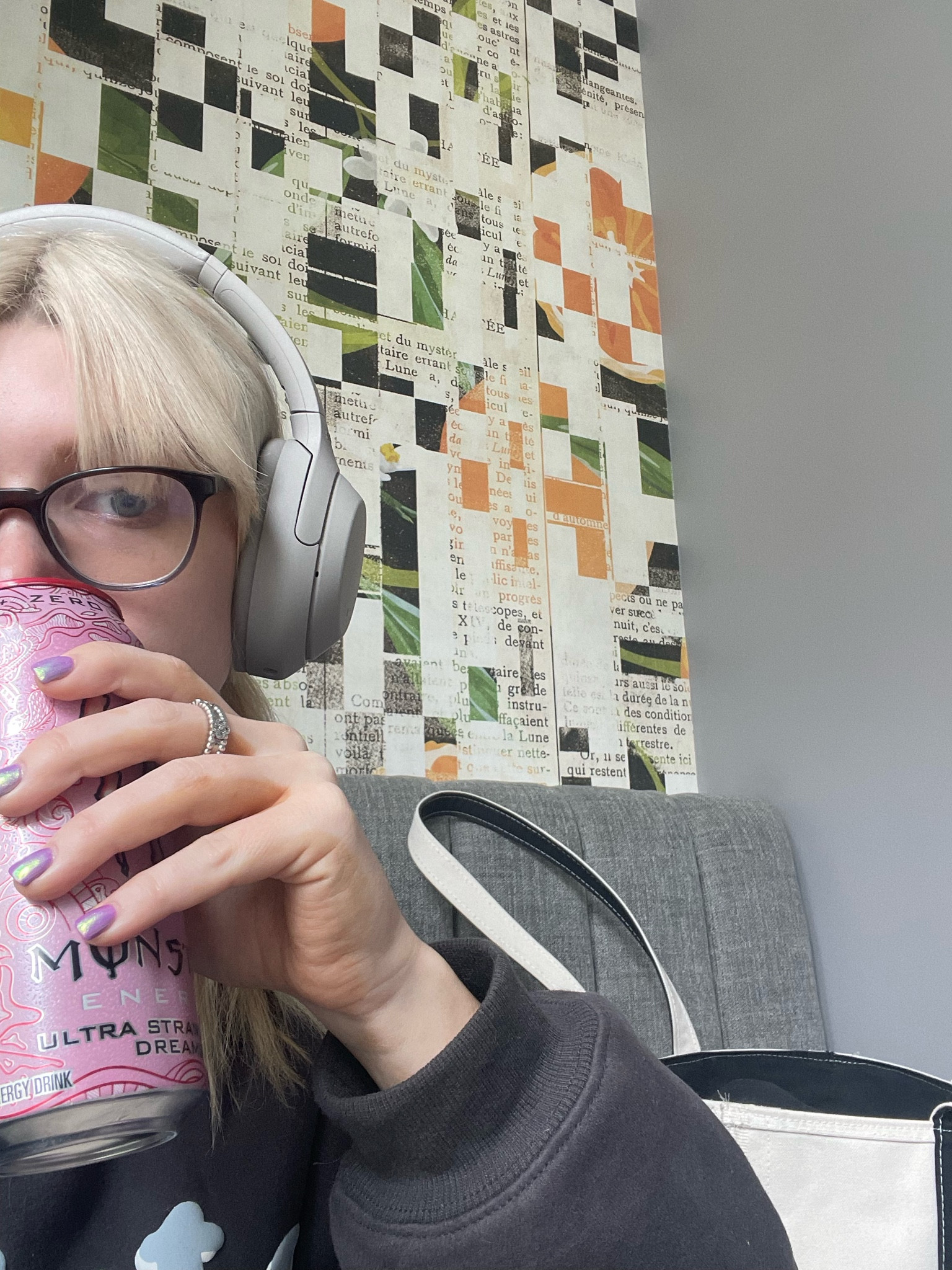 Latest obsession: these headphones!!!! Soooo worth the hype and they come with a case!!! I love this white color with its gold detailing! Great gift idea for someone going into college or postgrad or just starting a new career in general!

#LTKFind #LTKGiftGuide #LTKsalealert