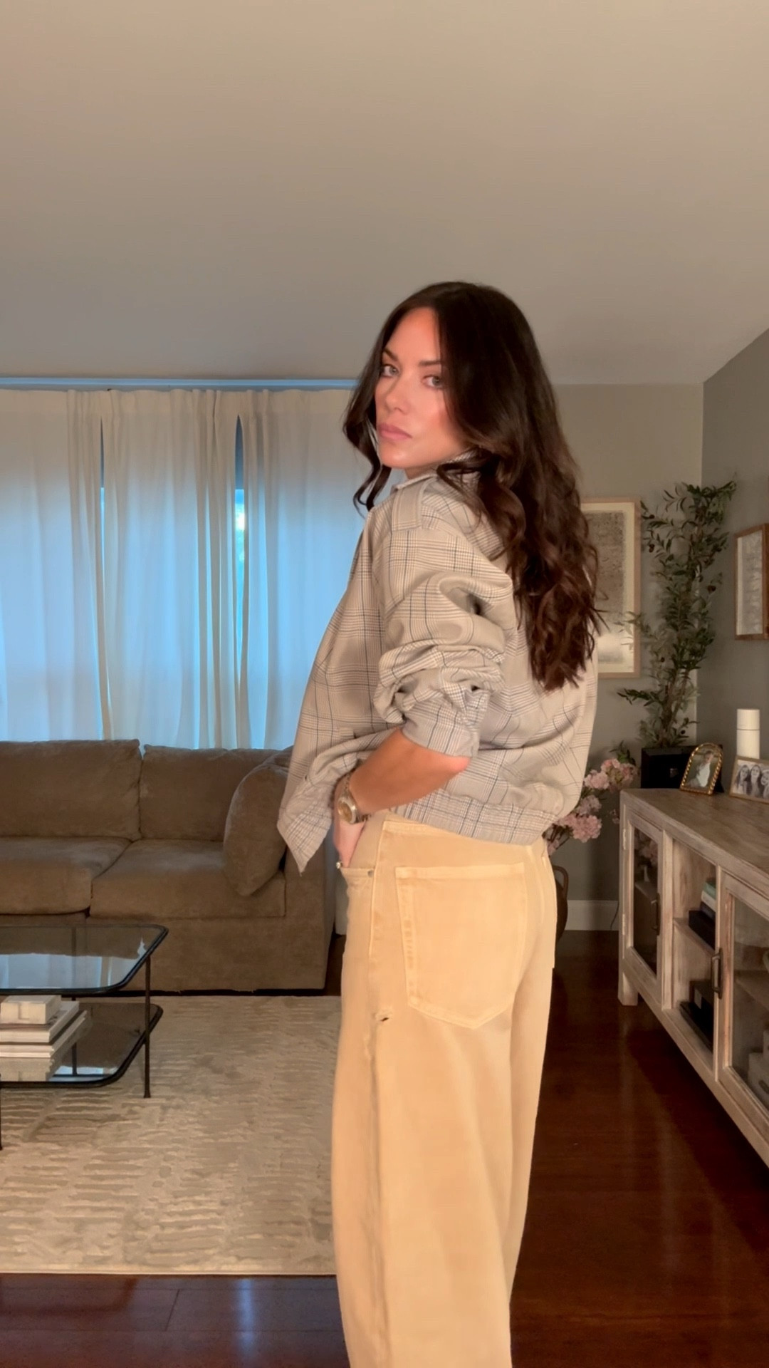 A little style goes a long way—especially on a Thursday 🤍
Pants are Zara, size down 
Zara Ref: 5252/014
#zara #abercrombie #amazonfashion #fashioninspo