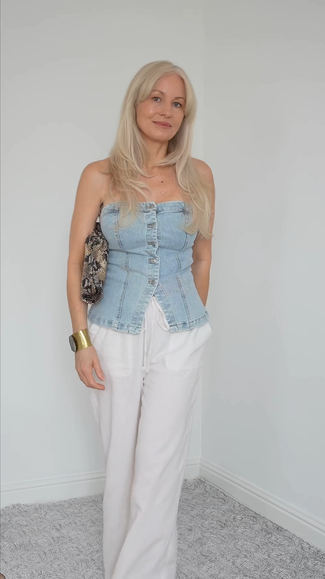 Holiday Outfit
Perfect for drinks at the Beach Club 