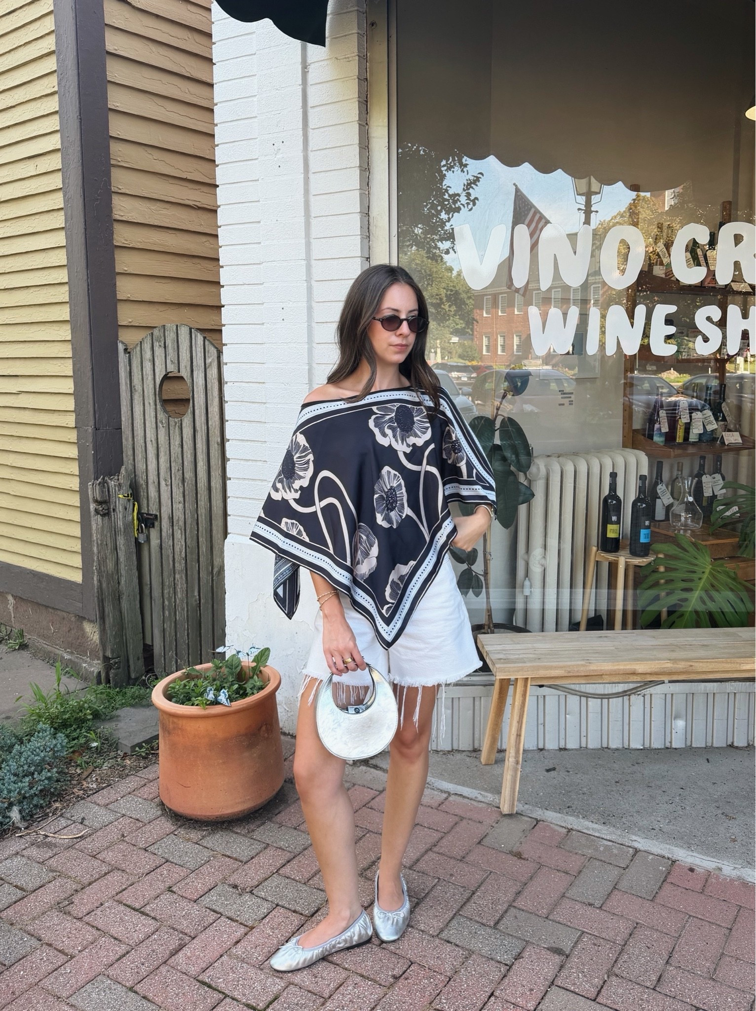 Girls night look! Wearing the high rise loose short from Abercrombie. The dad short is similar and I cut the hem myself for a raw fringe look.

#LTKgrwm #LTKootd #LTKSeasonal