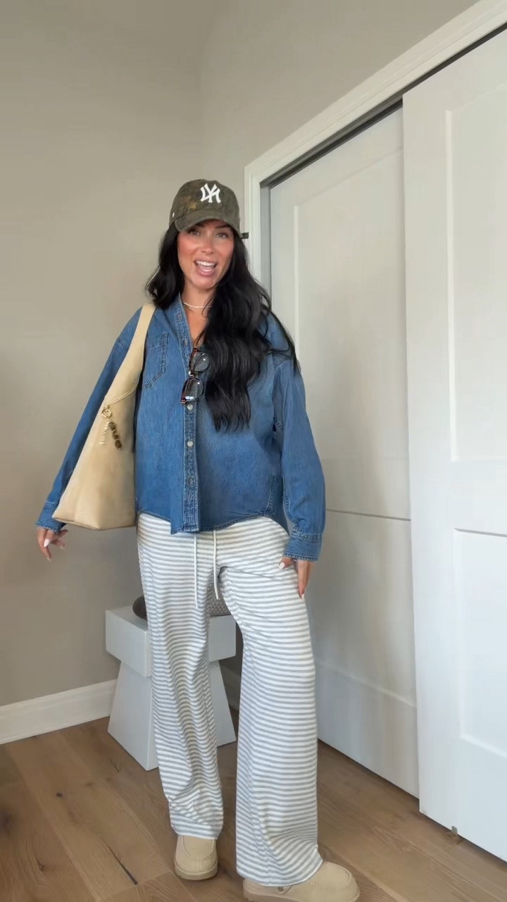 Comfy girl fall outfit inspo ☁️🍂💙 The perfect cozy look for fall! I’ll have all my outfit details linked on my LTK. 

My sizing: 5’7”, 145 lbs, 32DD
Wearing an XS shirt + size S pants 🤎

#FallOutfit #FallStyle #ComfyOutfit #CozyFallOutfit #FallFashion @Aritzia
