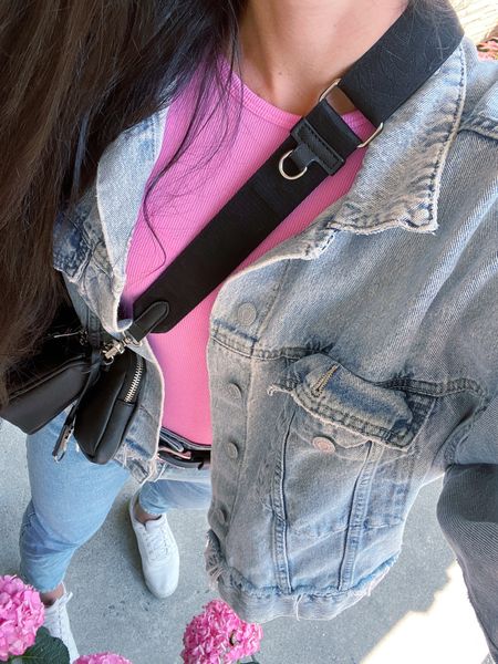 Linked my favourite everyday crossbody bag from Steve Madden 


#LTKitbag #LTKSeasonal #LTKFind