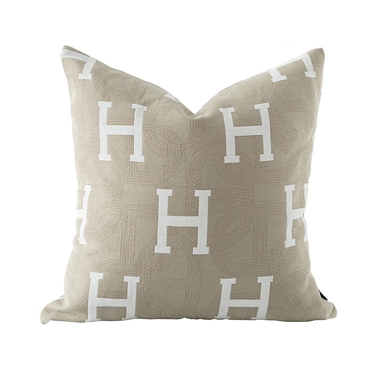 Amazon Throw Pillows and Blankets

#LTKHome #LTKSaleAlert #LTKFamily