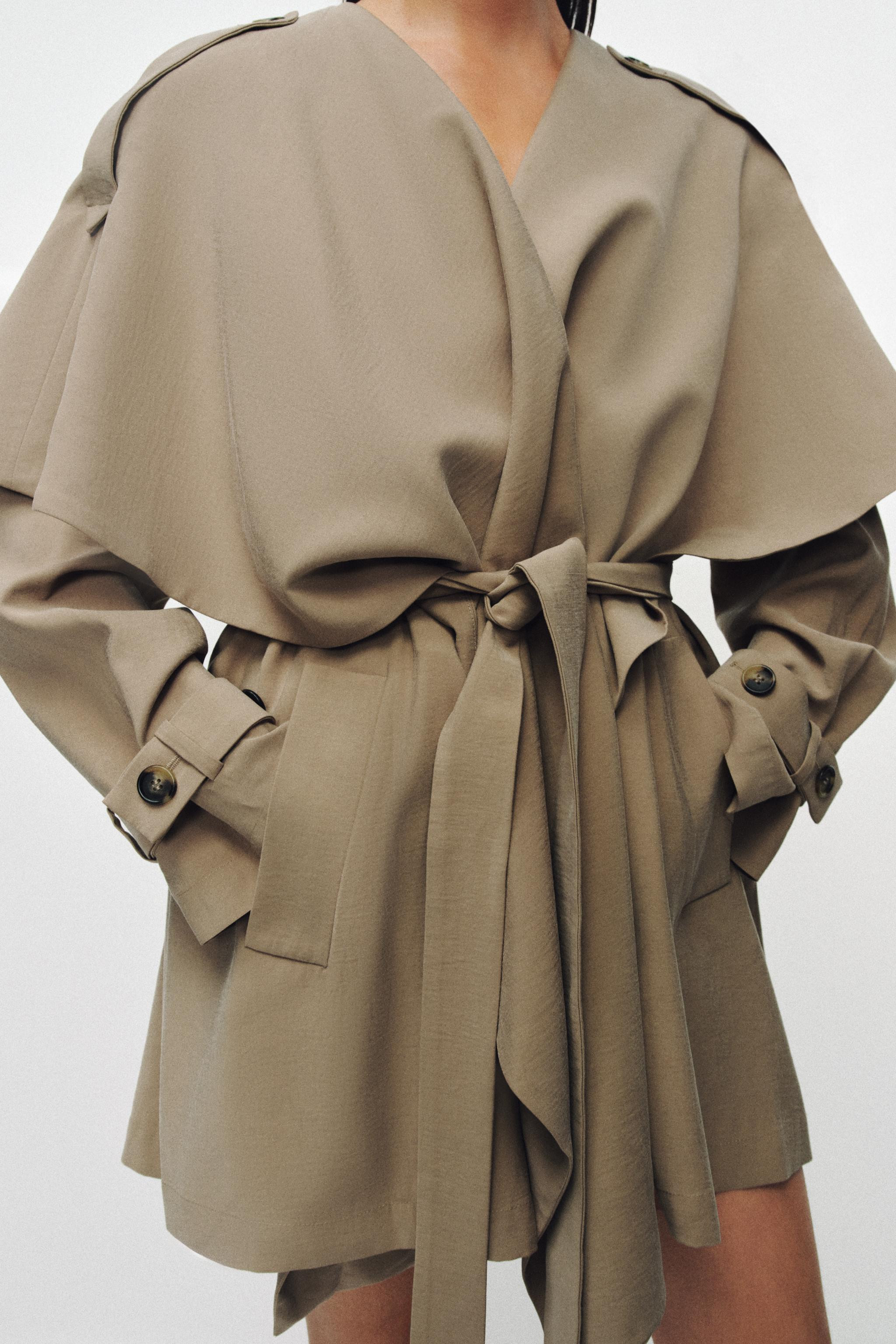 ZW COLLECTION FLOWY SHORT TRENCH | Zara US