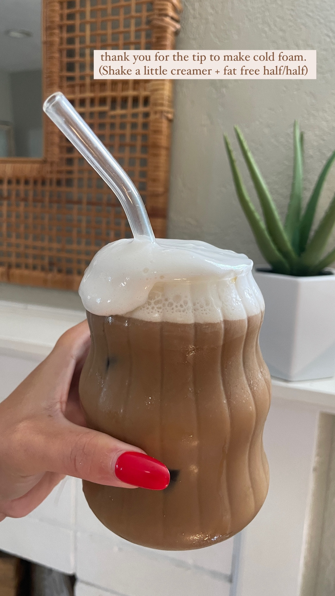 These glass straws come in an 8 pack of fun colors for $5 + they come with a straw cleaner too. Such a deal! 

If you need some cute cups the ones below already come with straws & lids ☕️🧉
