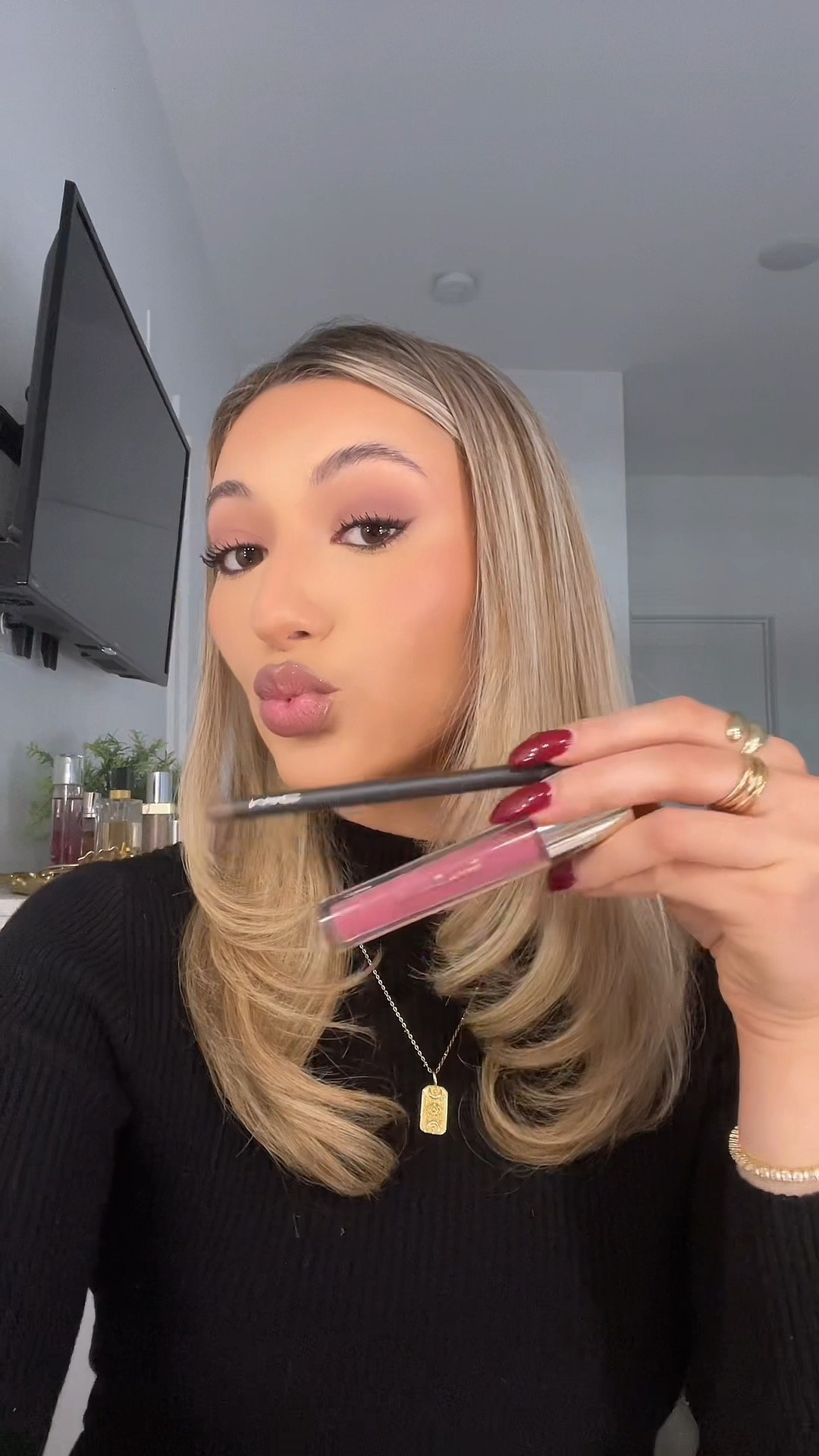 cool toned lip combo<3

#LTKbeauty #LTKstyletip