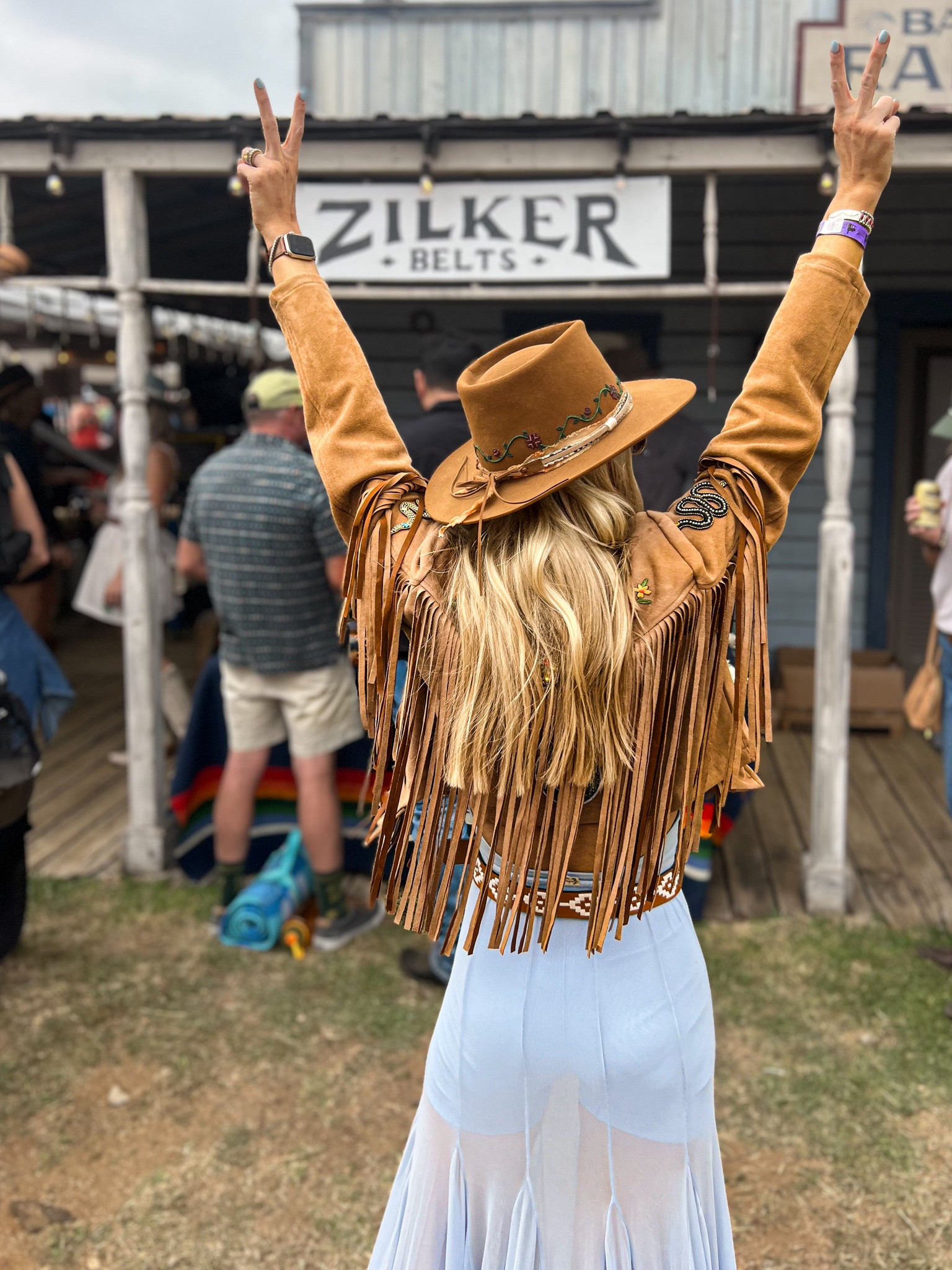 Fringe, sheers & shades of blue at Willie’s Luck Reunion 🧲

#LTKSeasonal #LTKFestival #LTKstyletip
