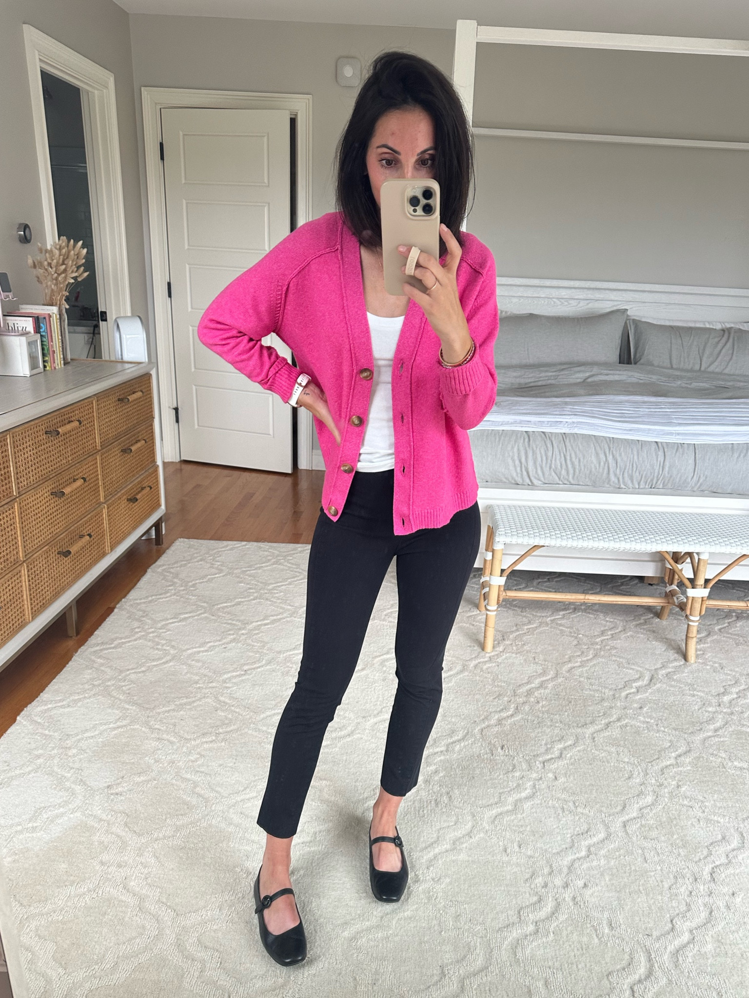 Xxs in cardigan
Xs in tank 
Xxs petite in pants 
Shoes run tts 


#LTKsalealert #LTKstyletip #LTKworkwear