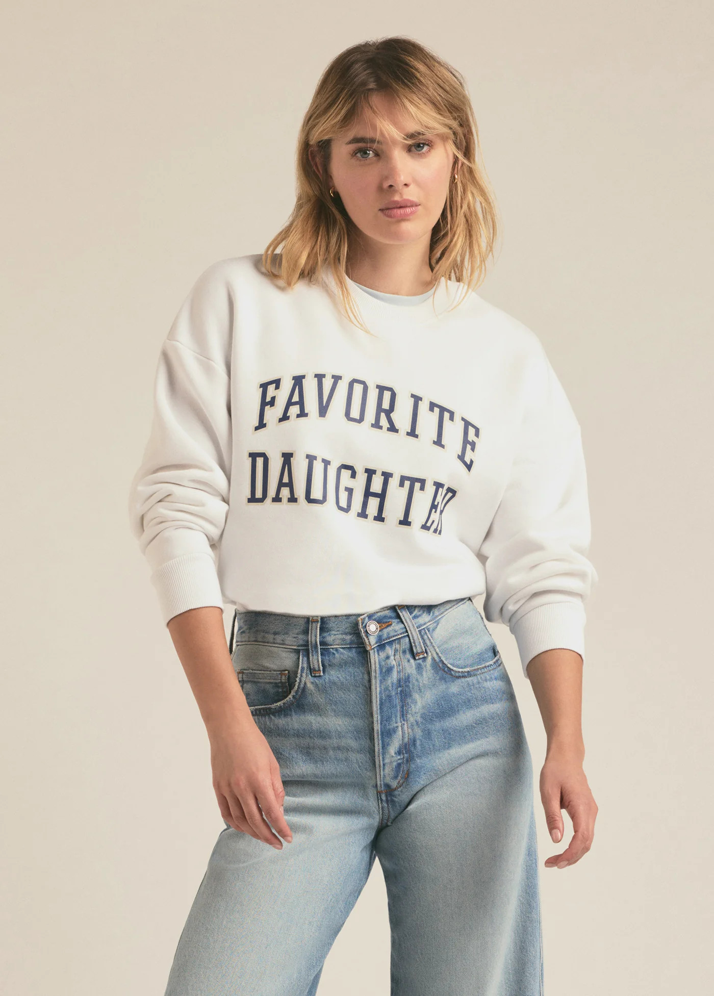 THE COLLEGIATE SWEATSHIRT | Favorite Daughter