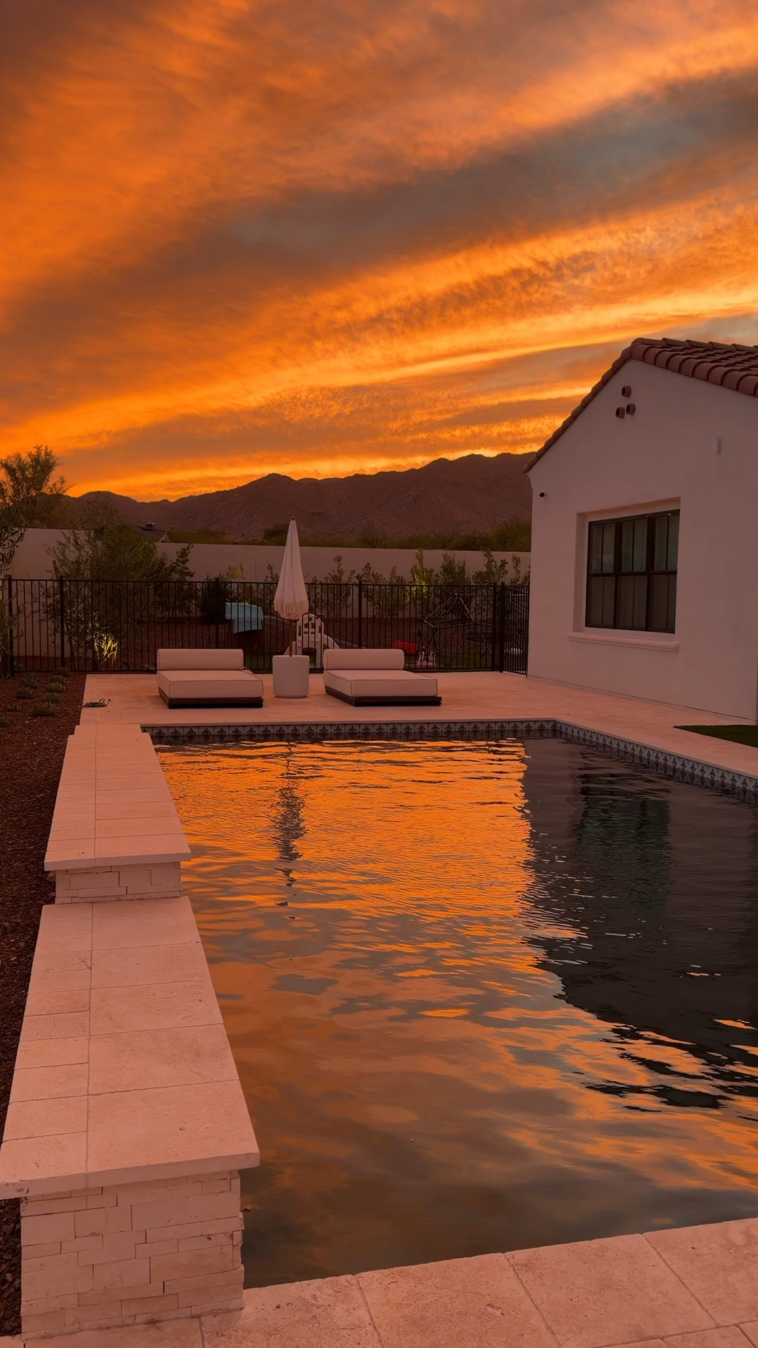 Arizona sunsets are undefeated

#LTKHome #LTKSwim