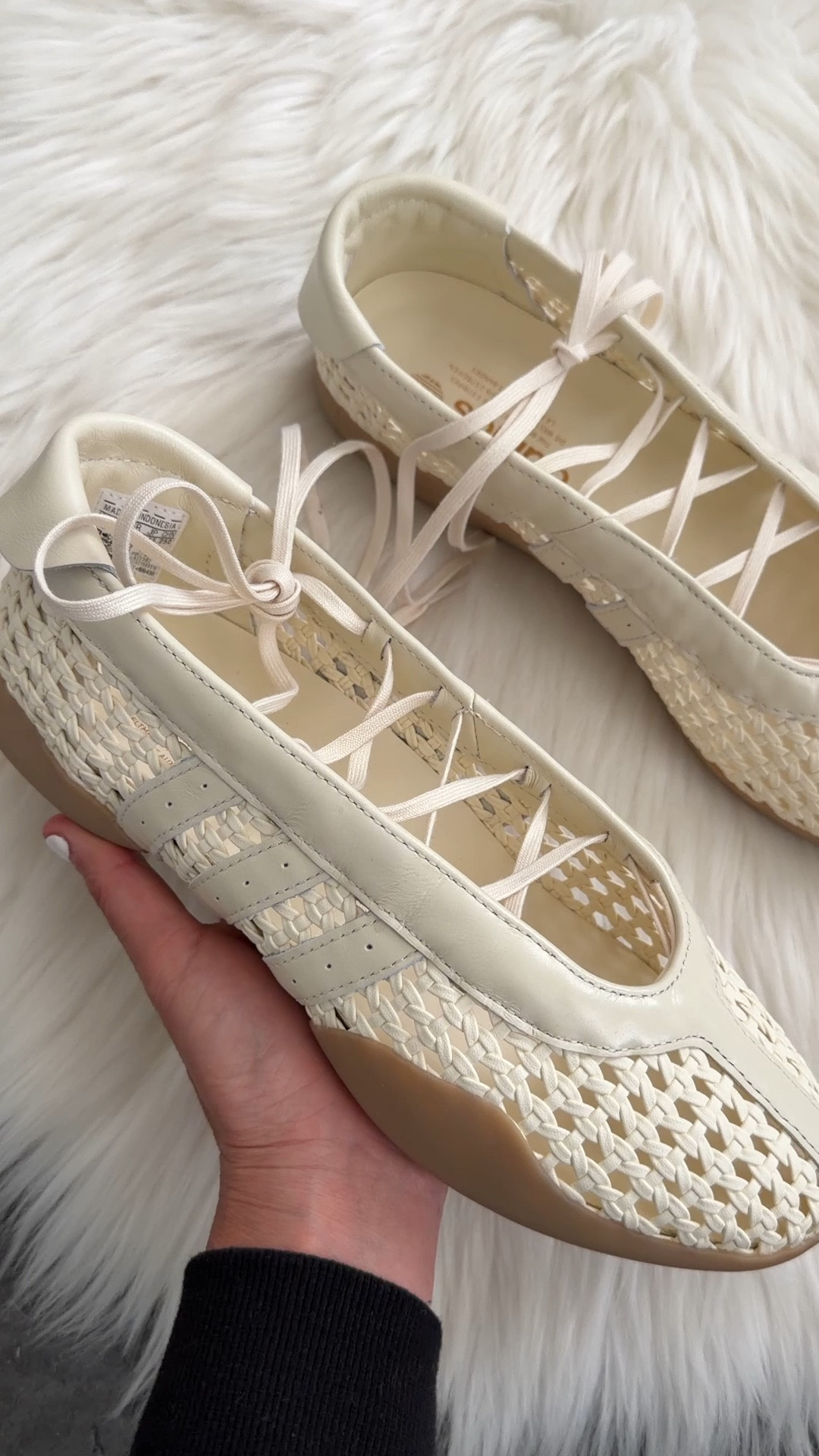 Taekwondo Mei Shoes Cream White / Cream White / Gum runs true to size 