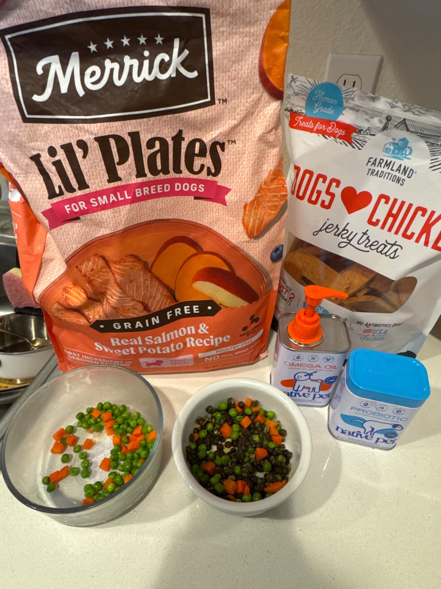 My fur baby’s favorite food combination. Full of nutrients and he loves it 🐾



#LTKdayinmylife #LTKmorningroutine #LTKU