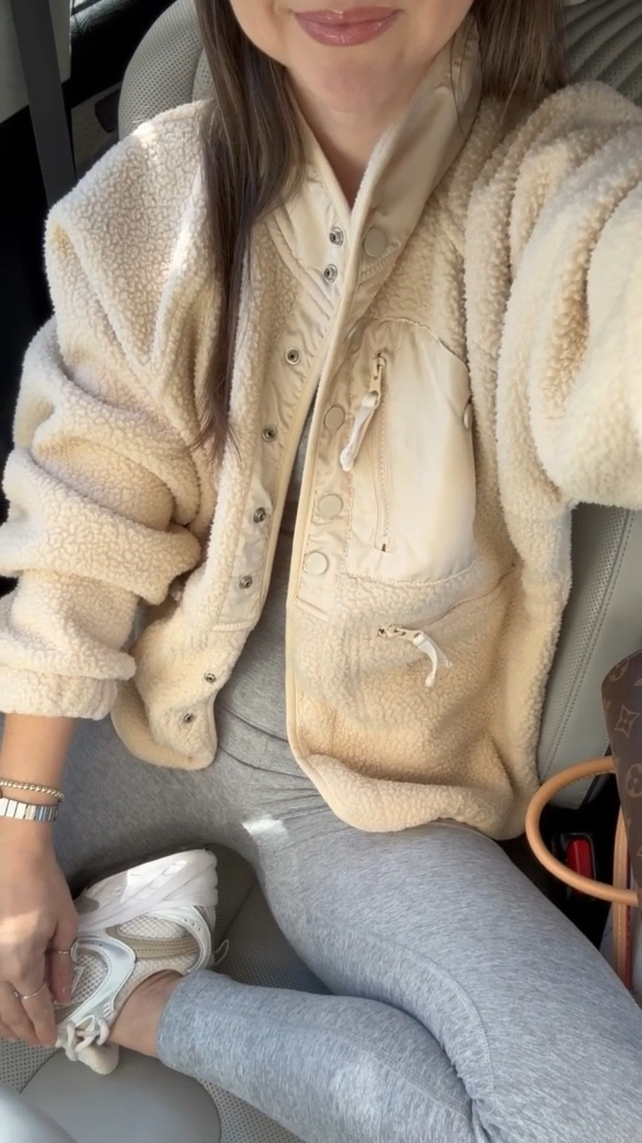 Love this athletic & casual outfit look! This sherpa coat is so cozy! 

Outfit inspo, Casual outfits, Cozy outfits, Sherpa jacket, Athletic fashion, Sherpa coat, Cool mom outfits

#LTKSeasonal #LTKHoliday #LTKStyleTip