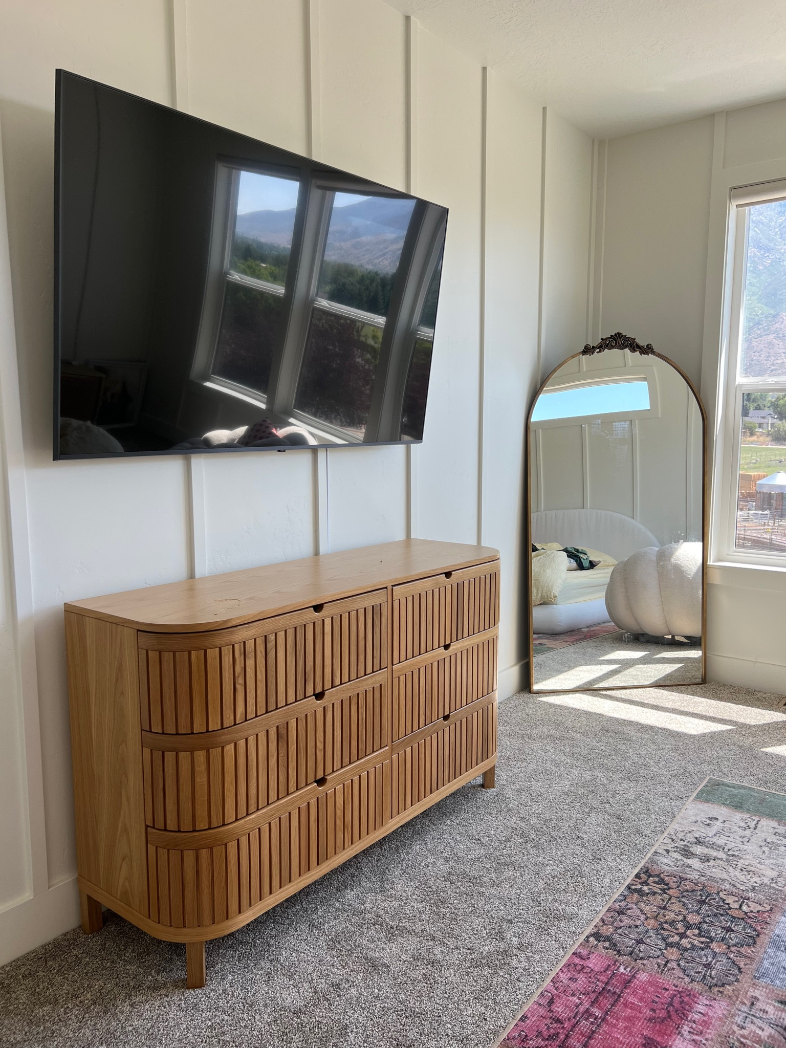 Absolutely love my dresser from Urban Outfitters! Also linked my full length mirror. 

Home finds, dresser, home decor, mirror  