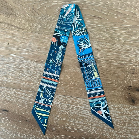 hermes 100% silk twilly Rayures d'Ete Silk Twilly Bleu/Rose/Blanc blue white | Poshmark