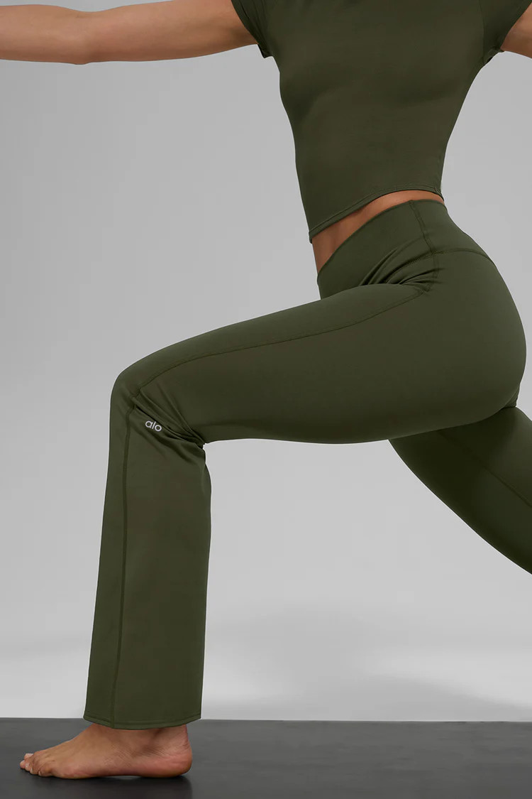 ALO Softsculpt High-Waist 7/8 Bootcut Legging - Green Olive | Alo Yoga (US)