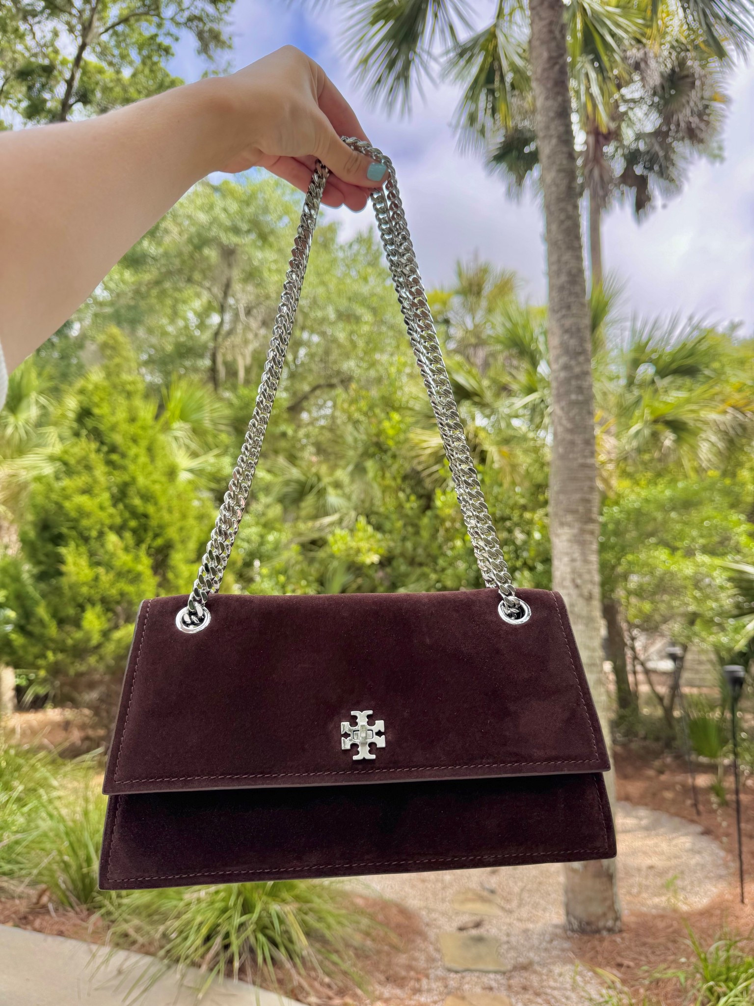 So in love with this chic turnlock bag from Tory Burch 👜 Something about suede in the summer is just 🤌🏼 Match me!!

#LTKItBag #LTKSeasonal #LTKStyleTip