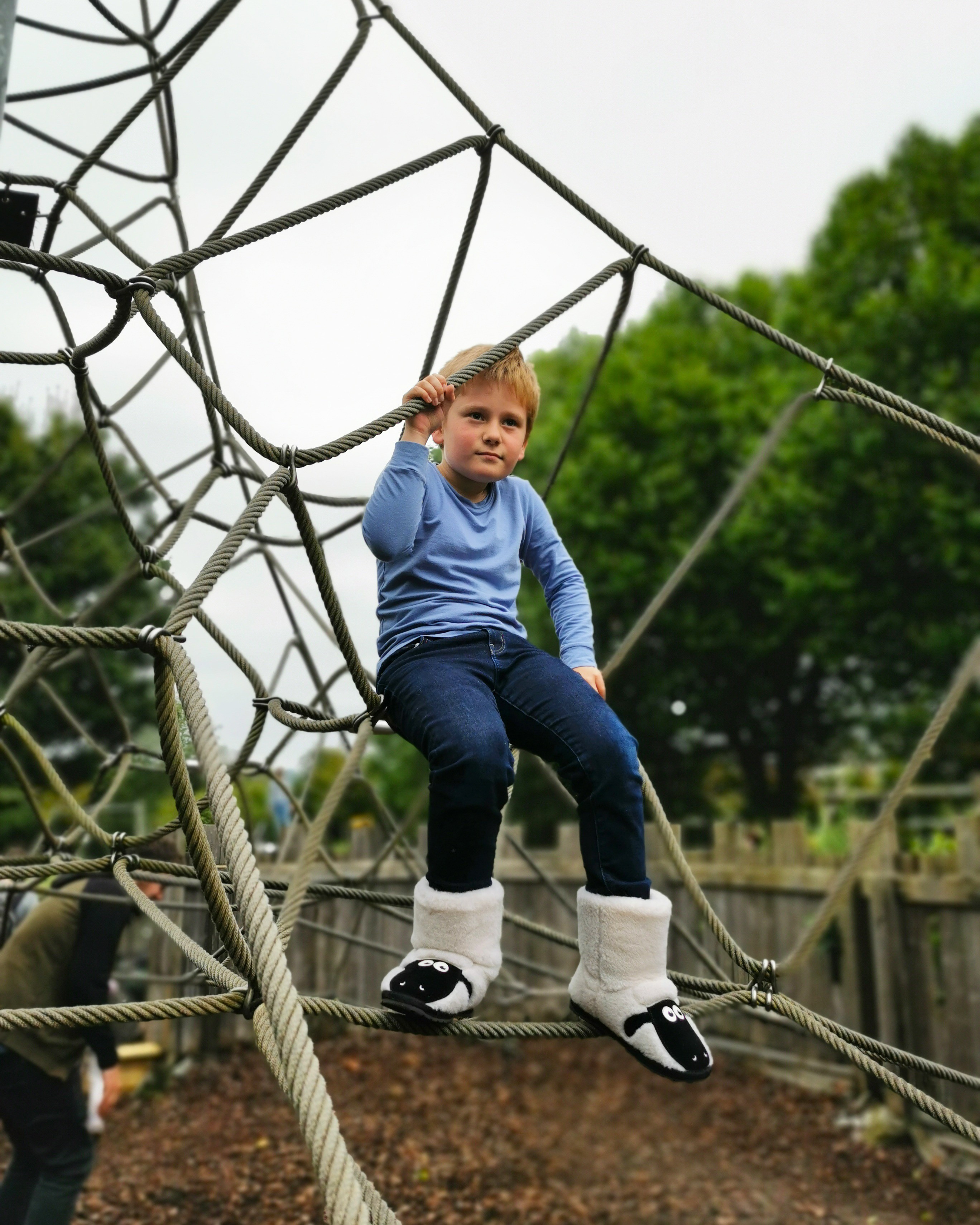 Weekending in style in Surrey 🌿How cool is that jacket and those SHAUN THE SHEEP boots 🐑👀

