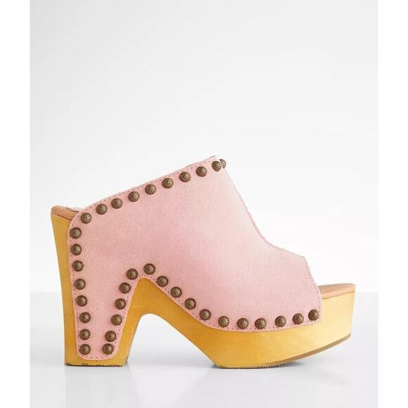 NWB Dingo Peace N' Love Pink Studded Suede Leather Size 8.5 | Poshmark