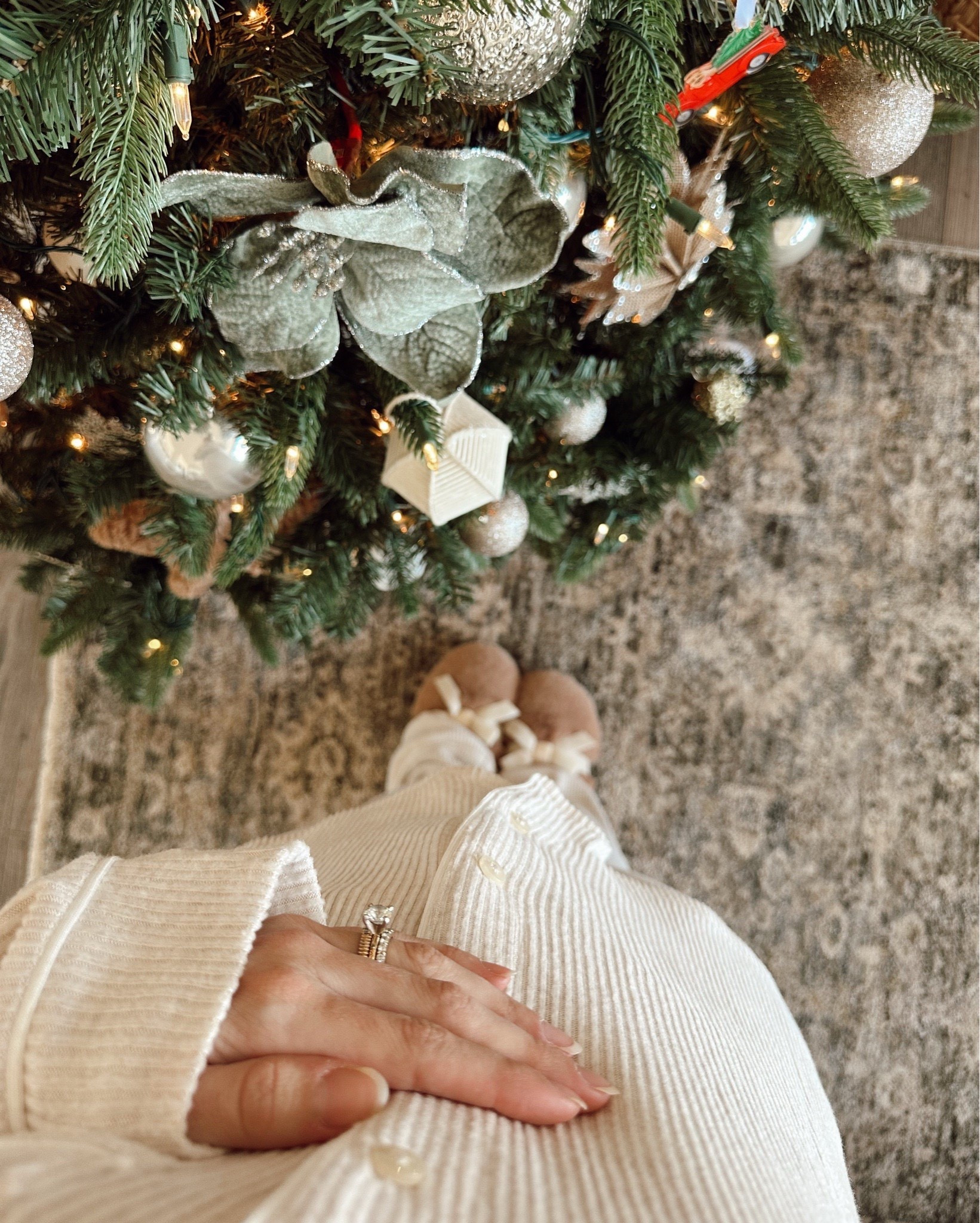 Obsessed with this pj set from @target - perfect for the holidays! If you and your family members like to do matching PJs for Christmas, but want something that you can wear not just in the holiday season I’m loving these one from target! 

I did size up to a size small for the bump! ✨🎄 these PJs will be perfect for postpartum as well! 



#LTKootd #LTKBump #LTKmomlife