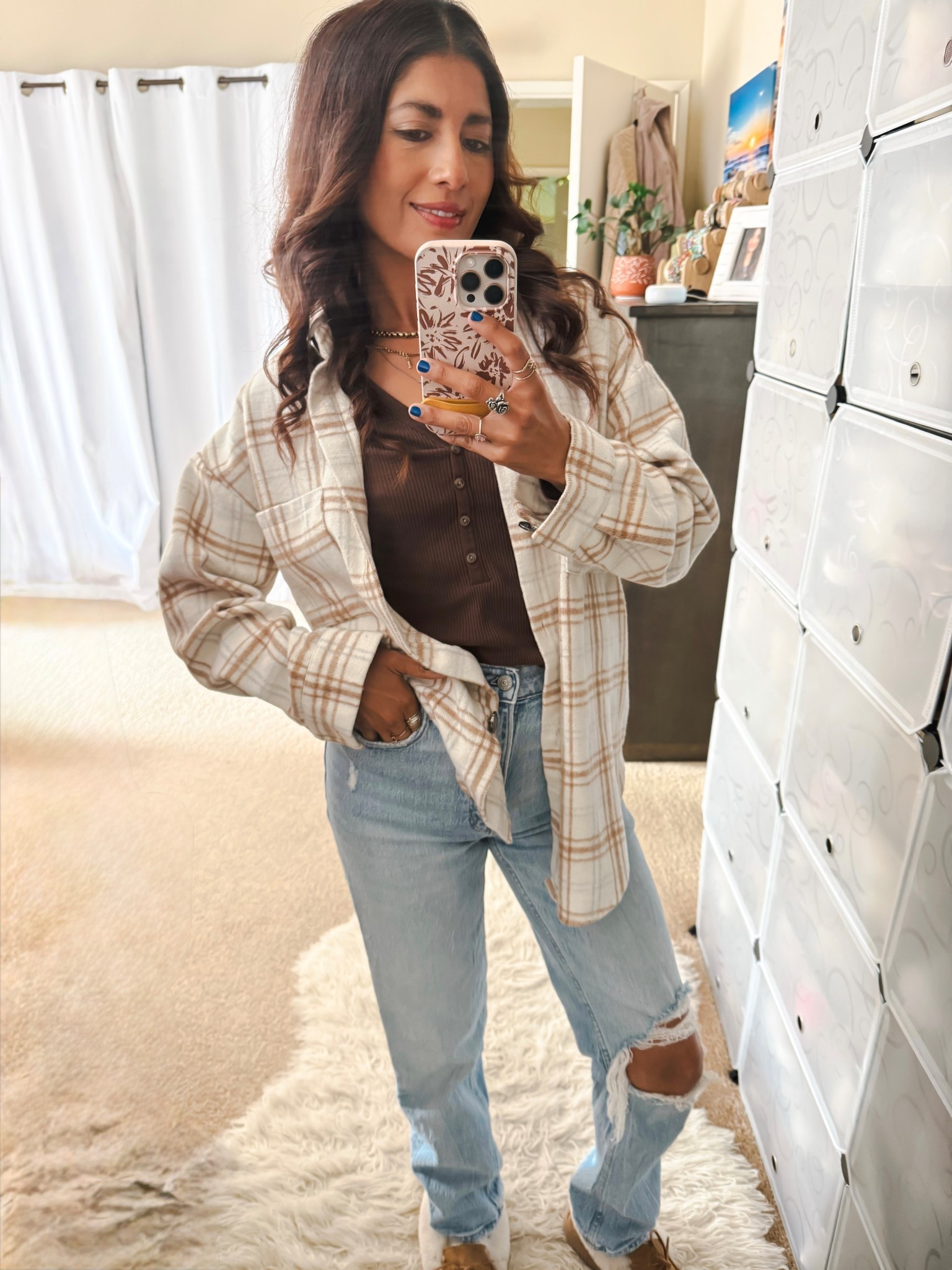 My newest Abercrombie 90s Relax Jeans are officially one of my FAVORITES. I already own them in other colors, but this pair is a must-have. The fit is so flattering, super versatile, and goes with absolutely everything. You can dress them up with heels for a chic night out, style them casually with sneakers, or keep it simple with flats for everyday wear. Truly the perfect pair of jeans to add to your closet.
Size 26
Shoe size 7.5

Abercrombie 90s Relax Jeans, best Abercrombie jeans, versatile denim, must-have jeans, casual chic outfits, jeans for heels sneakers and flats, wardrobe staple jeans, everyday style denim, flattering fit jeans, best jeans for women

#LTKSeasonal #LTKParties #LTKStyleTip