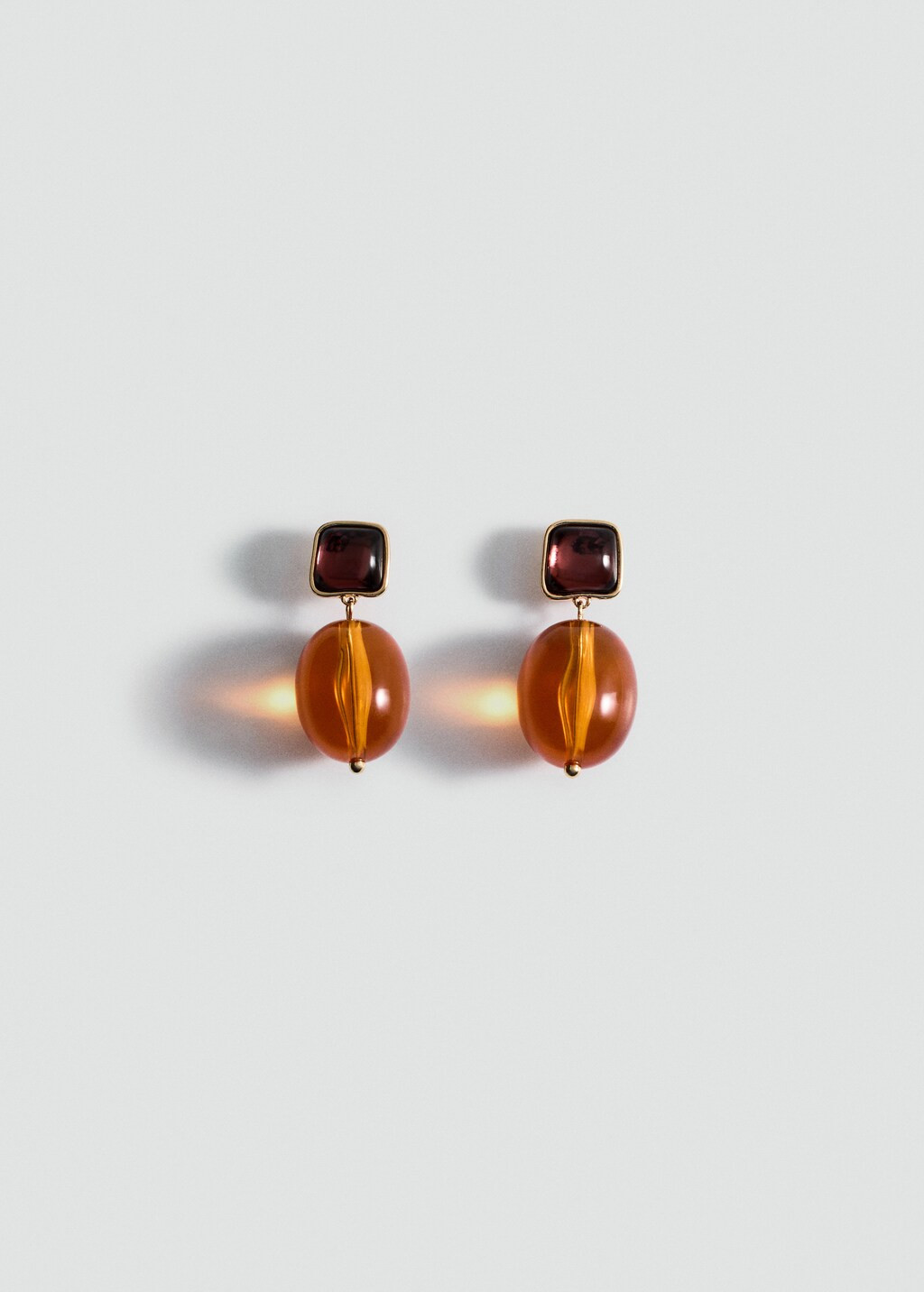 Resin hanging bead earrings | MANGO (UK)