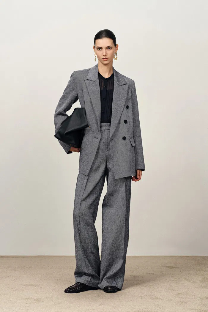 Lillian Sharp Lapel Straight Cut Blazer in Merino Linen Blend | Fabrique