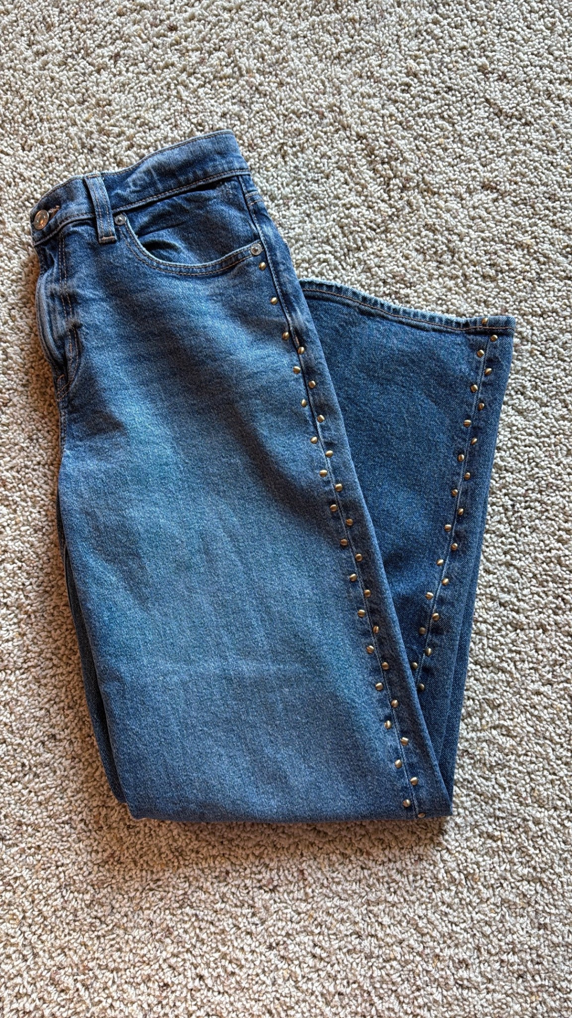 these studded jeans are on major sale ✨ almost 60% off! I love how these instantly elevate an outfit

Jeans, sale, denim,

#LTKootd #LTKPetite #LTKSaleAlert