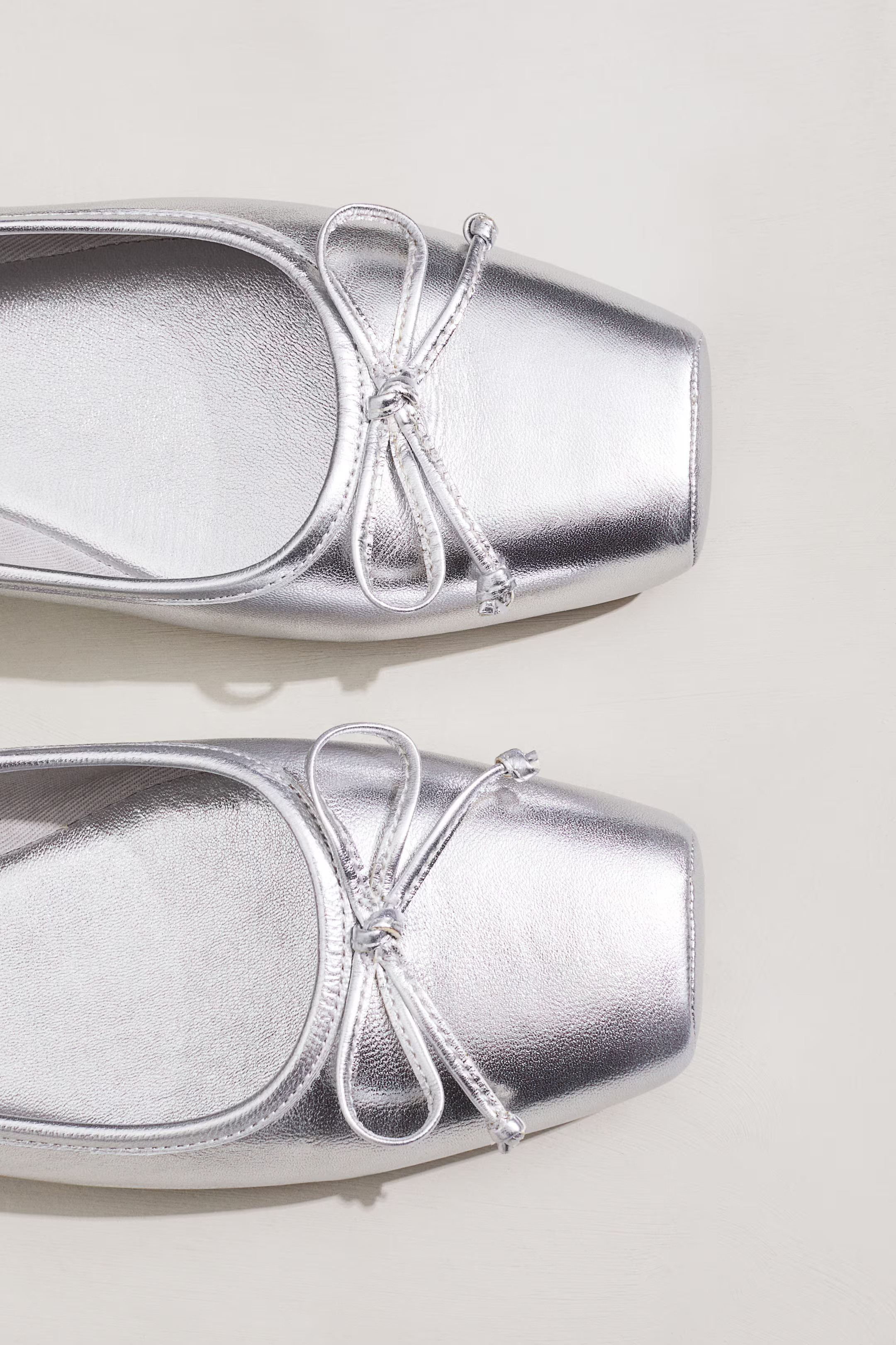 Leather ballet pumps - Silver-coloured - Ladies | H&M GB | H&M (UK, MY, IN, SG, PH, TW, HK)