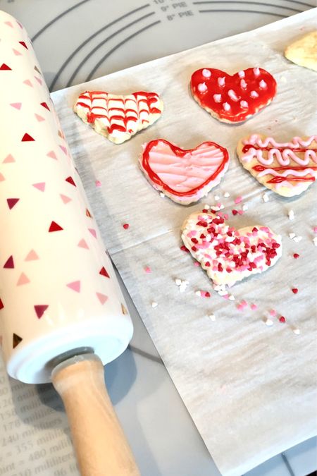 Love is in the air💕💕💕
Easy Valentines Day Cookies
Make some cookies to gift to your Family Friends and Coworkers
Everything you breed is listed here. Enjoy the smiles you bring💕

#LTKFind #LTKhome