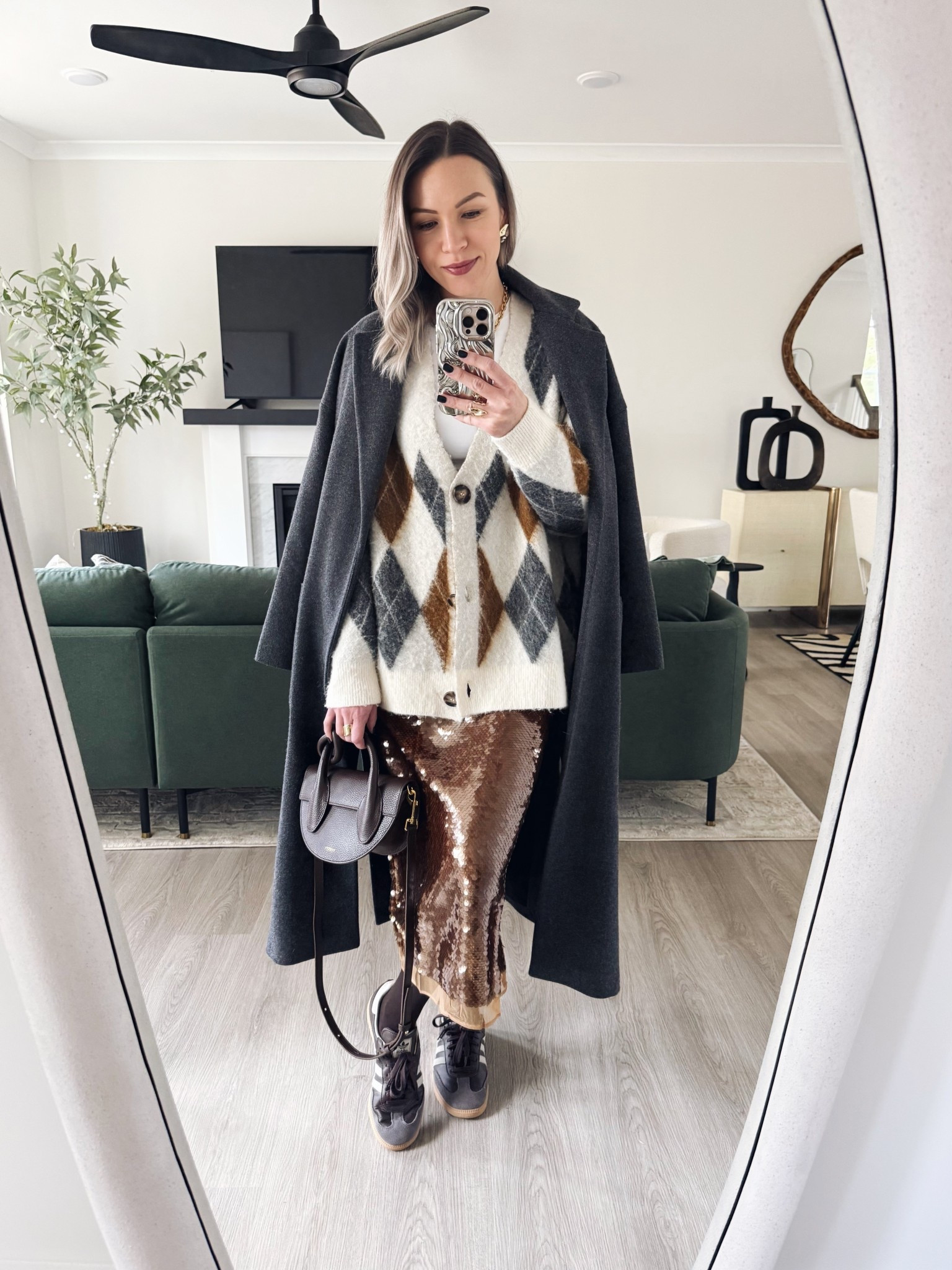 Look of the day✨

I took a break from sequins after Christmas but honestly kind of started missing them recently so here’s my casual take on them🩶🤎

#LTKOver40 #LTKSeasonal #LTKootd
