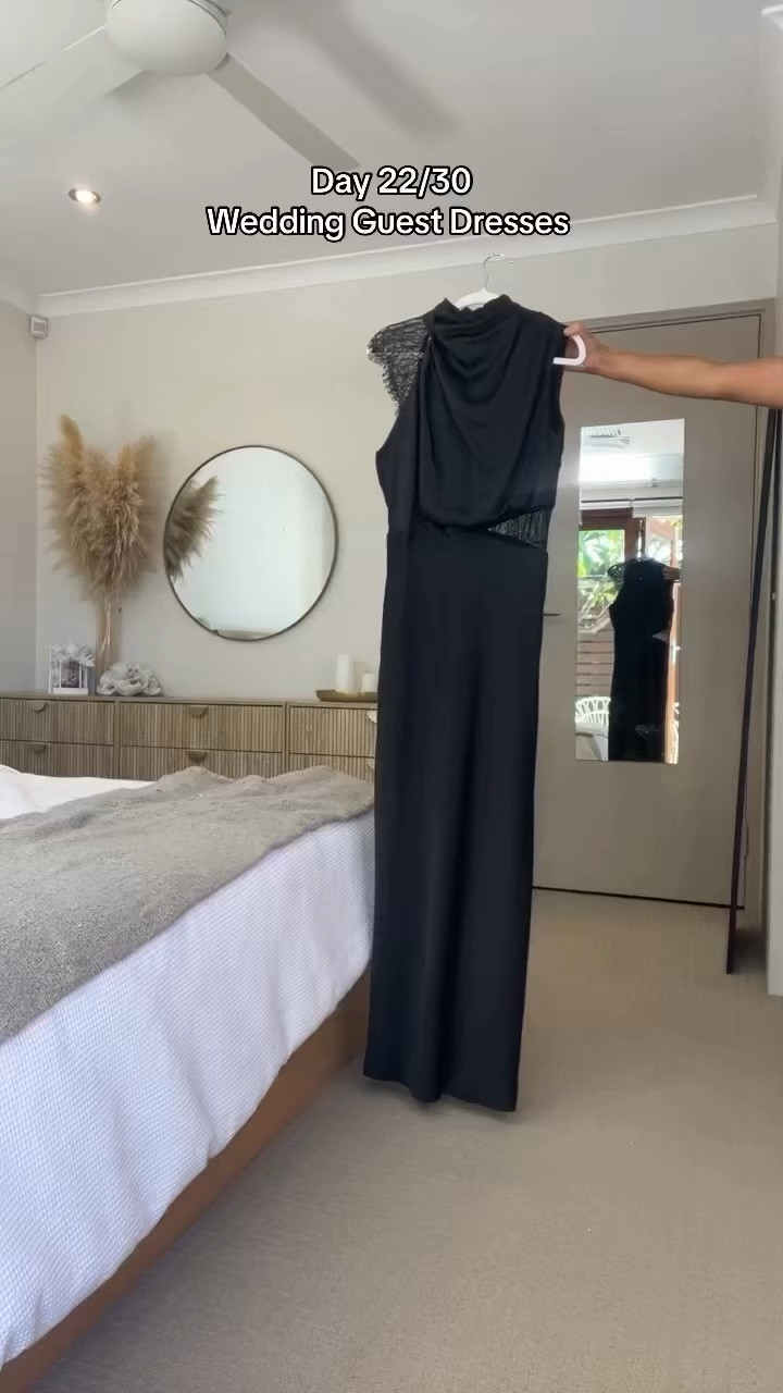 Day 22/30 Wedding Guest Dress Inspo 🖤🥀

Imagine this at black tie wedding 🤵🏽‍♂️

Use code “LUCY20” for 20% off @Petal & Pup 

#WeddingGuestDress #PetalAndPup #promdress #prominspo