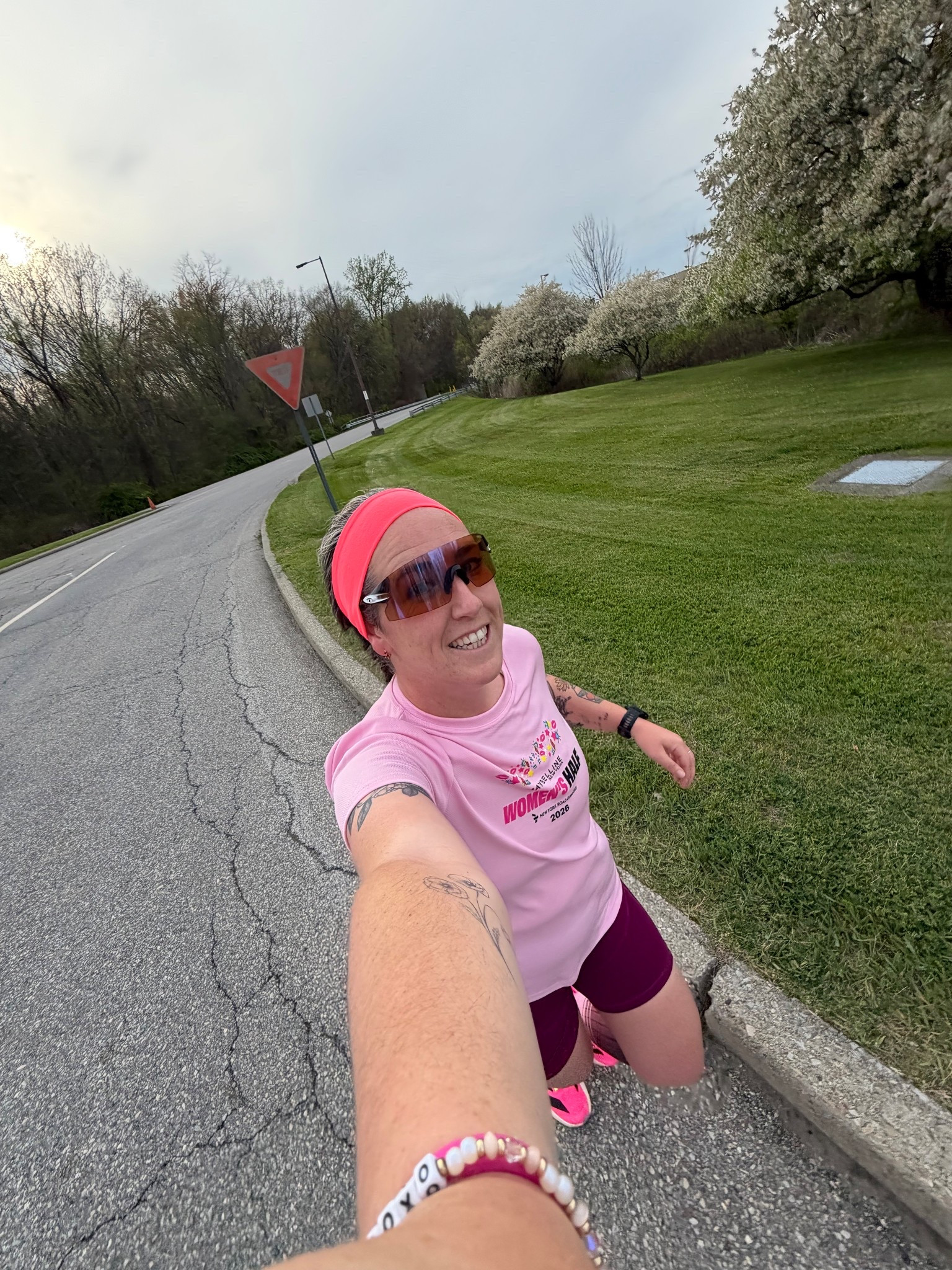running outfit of the day! wearing my shirt from this weekend’s race but I’ll link similar! 💖

#LTKActive