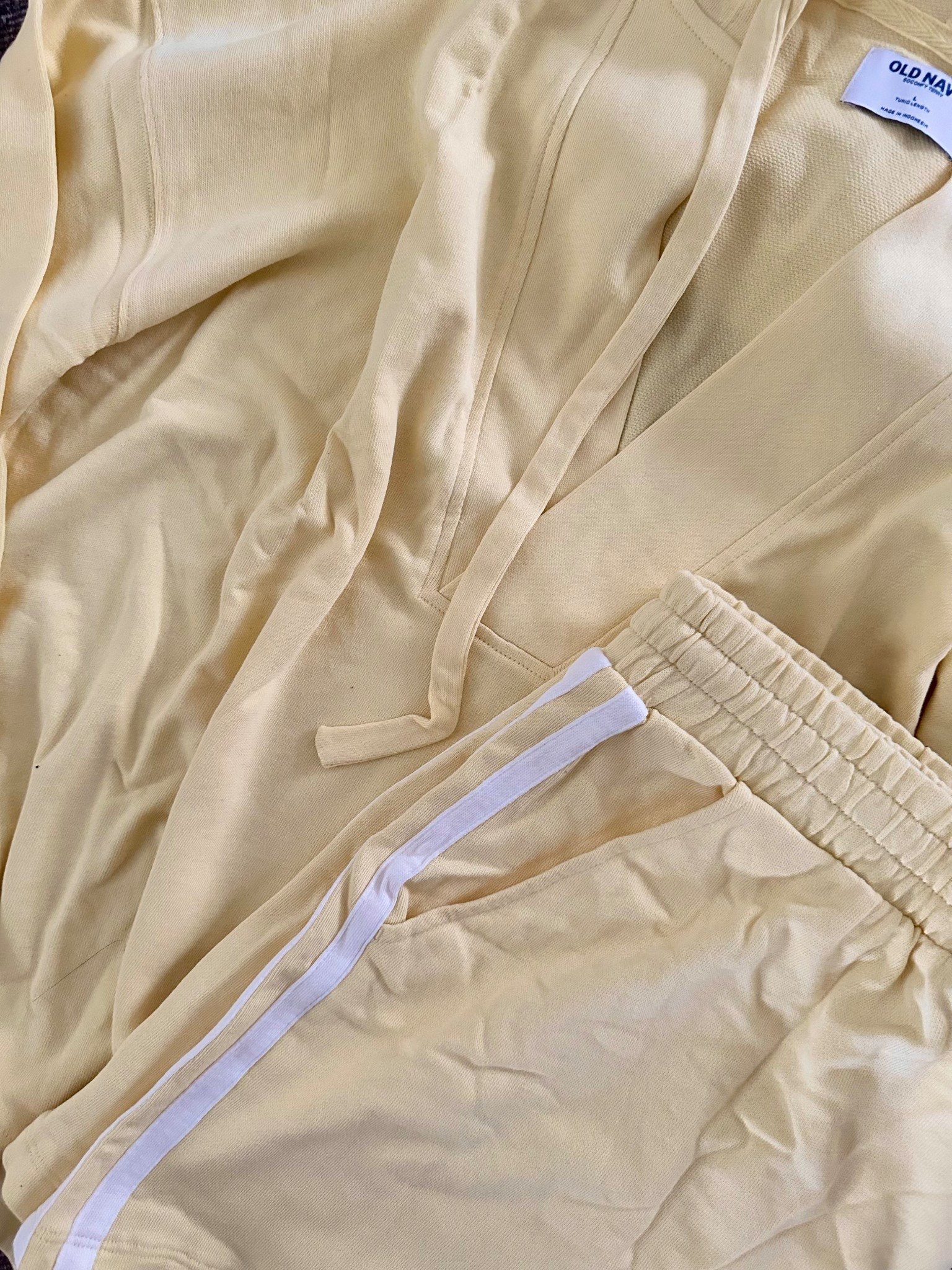 Viral old navy sweatset!!! Available in lots of fun colors for spring! Old navy find! Casual style 

#LTKSpringSale #LTKSaleAlert #LTKMidsize