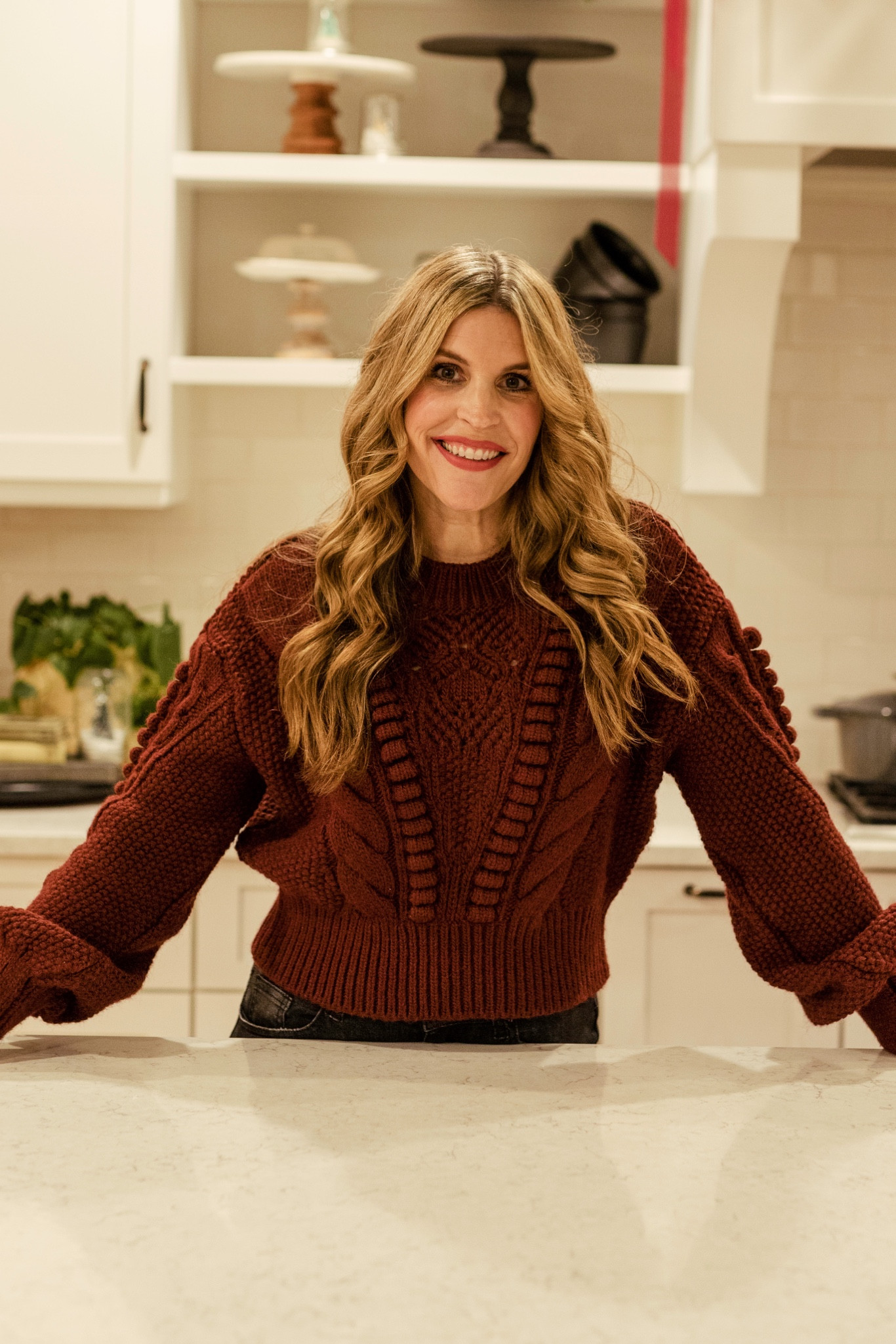 Cable knit cropped sweater

#LTKHoliday #LTKhome #LTKSeasonal