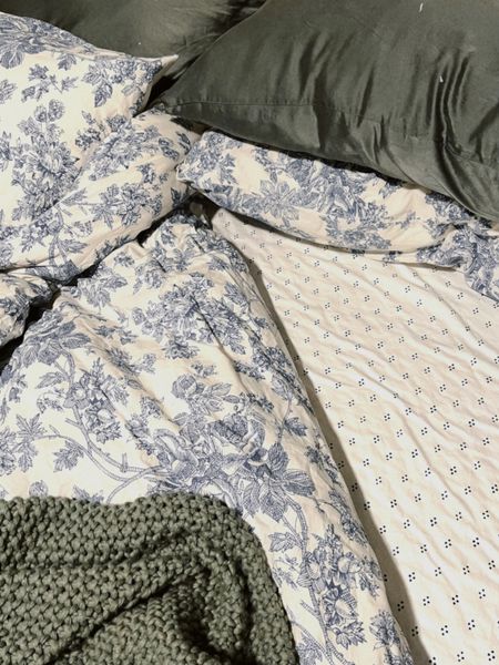 cozy bedding 

#LTKFind #LTKhome #LTKSeasonal