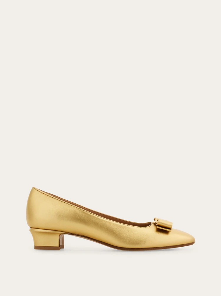 Vara bow pump - Women | Ferragamo | Ferragamo