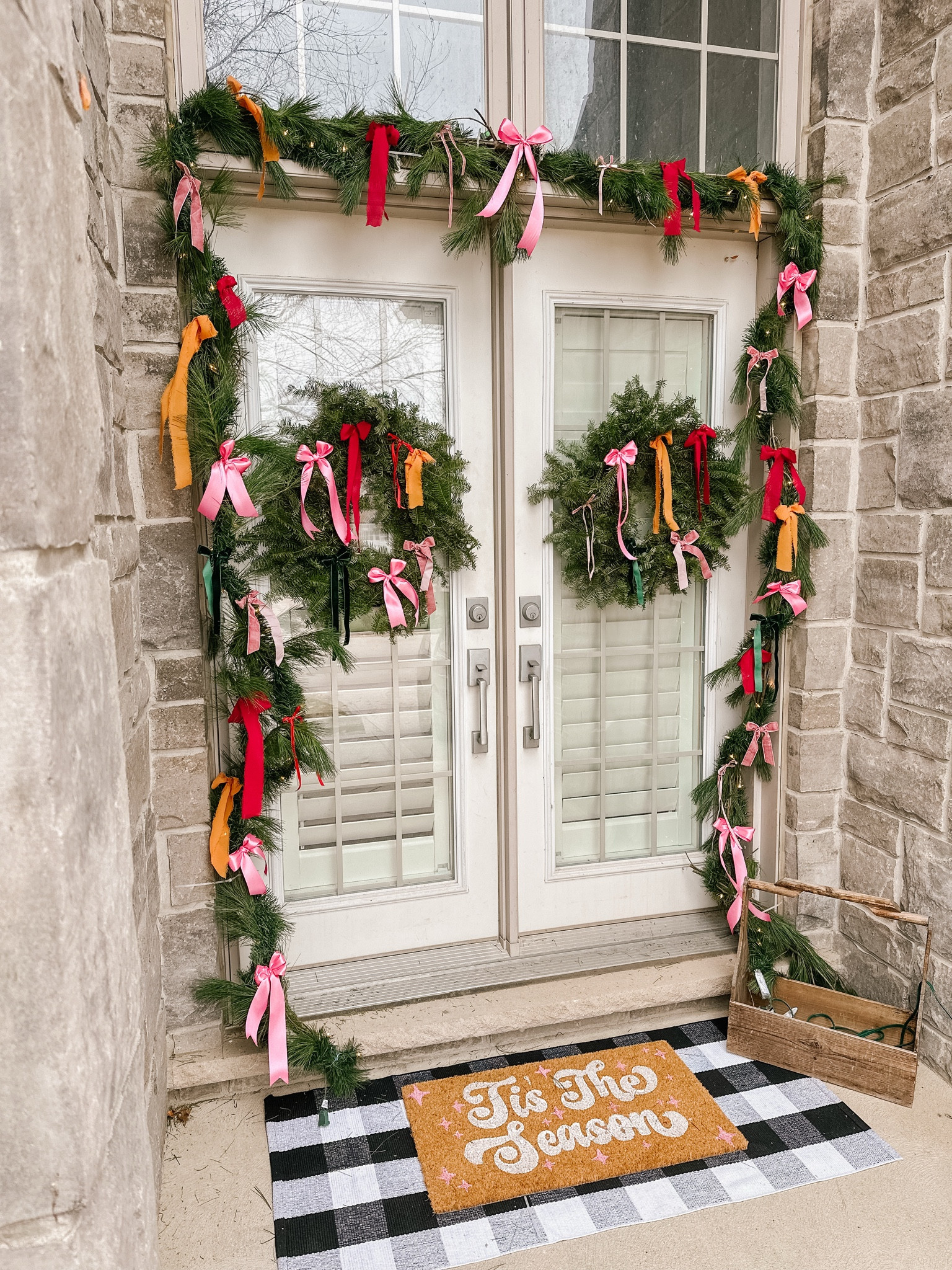 Outdoor garland inspo 

#LTKcanada #LTKcasa #LTKfamily