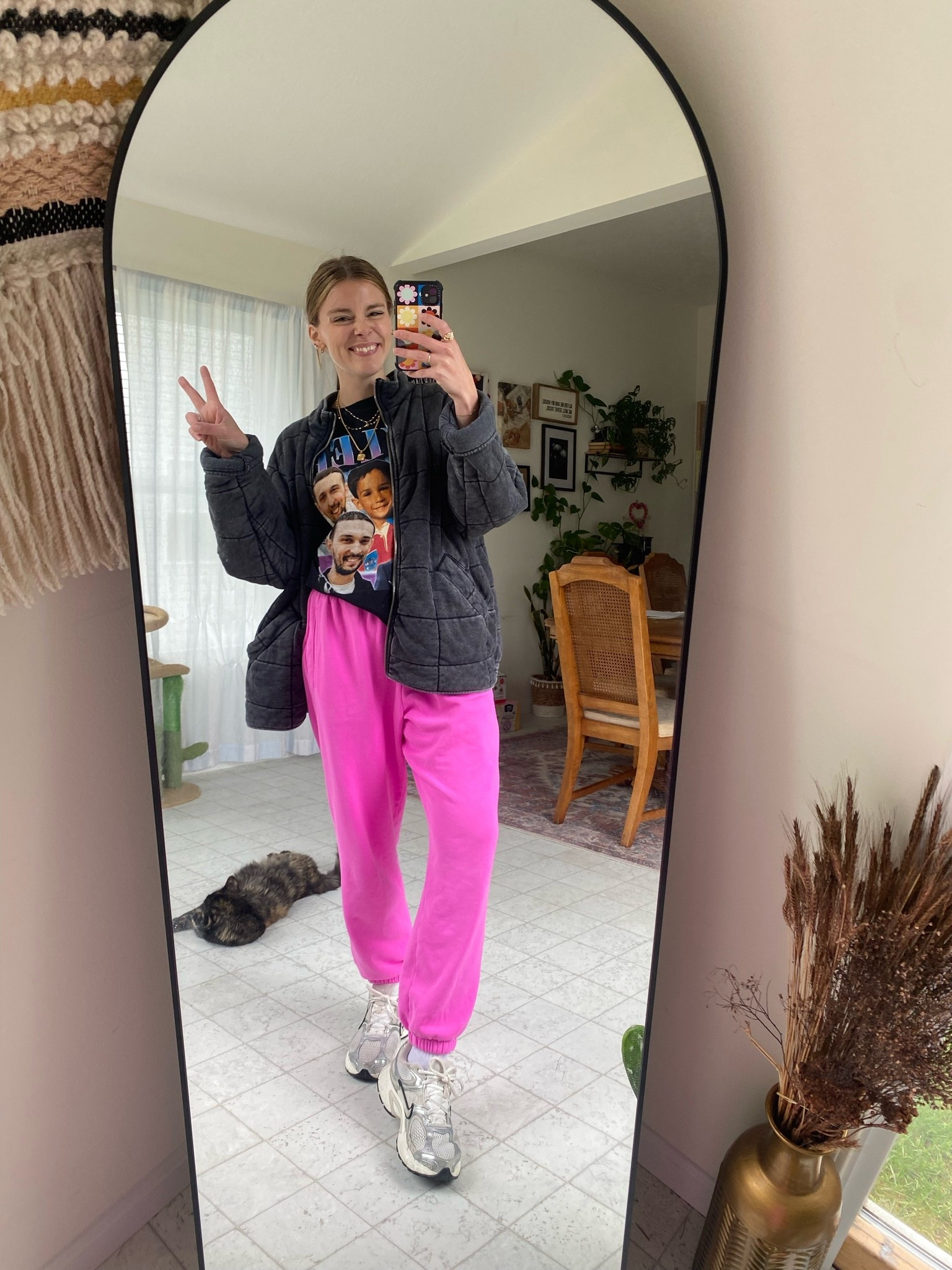 always finding a way to wear these neon pink sweats.

#LTKootd #LTKdayinmylife #LTKmomlife