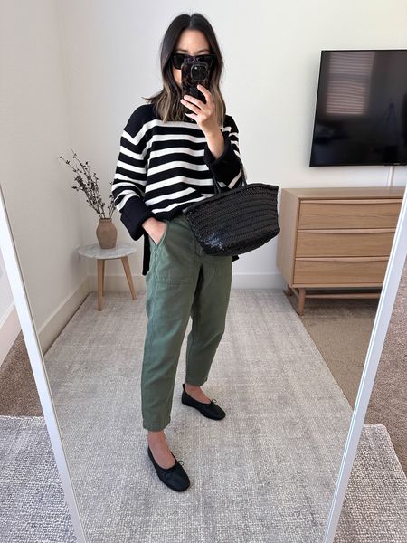 Easy summer drop-off outfit ideas. My pants are old Madewell but linked similar. 

Gap Factory sweater xs
Madewell pants petite xxs
Everlane flats 5
Dragon Diffusion tote 
YSL sunglasses 

#LTKitbag #LTKSeasonal #LTKshoecrush