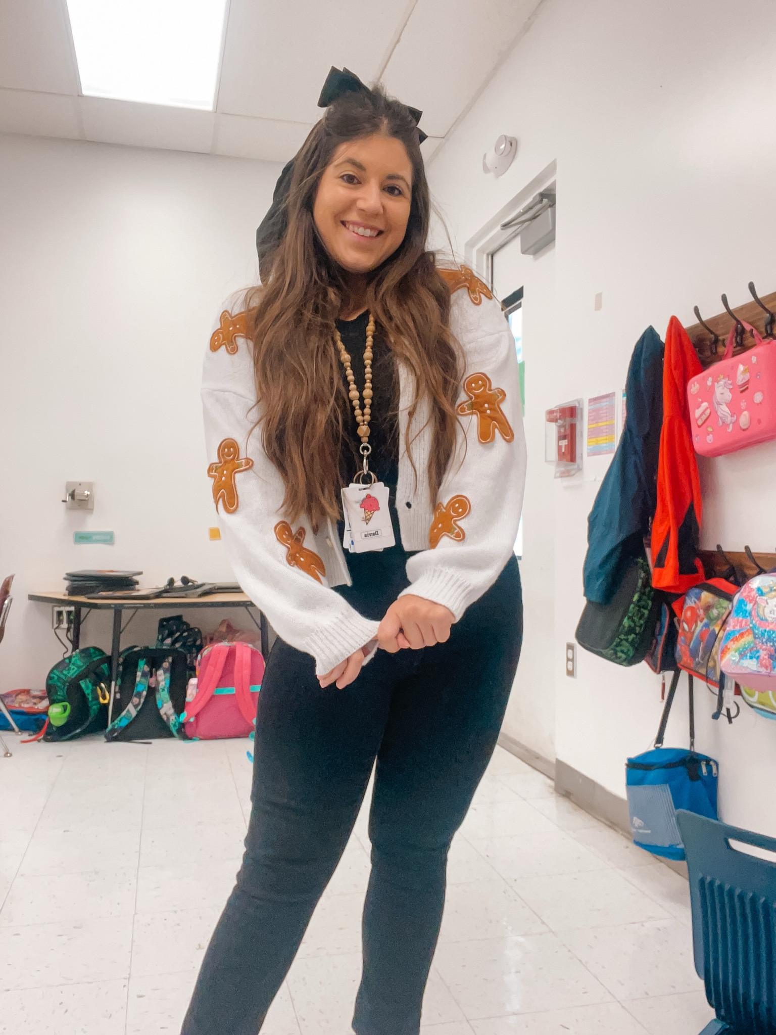 The cutest sweater 🤍🤎

Size: medium 

#LTKCyberWeek #LTKHoliday #LTKBeauty