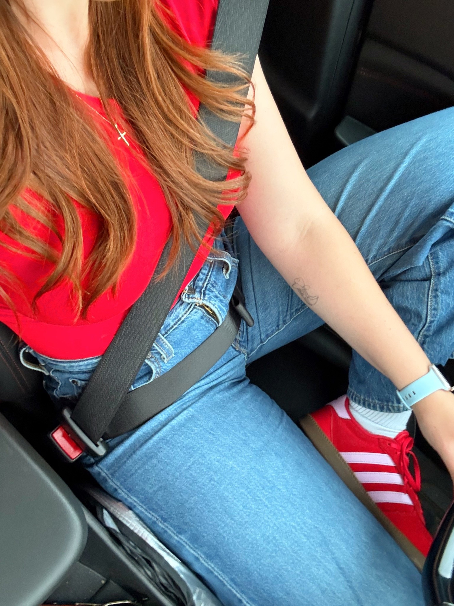 pop of color for the day 

i’m 5’7 wearing a size medium top and 27 in the jeans :))

#LTKootd #LTKgrwm #LTKTall