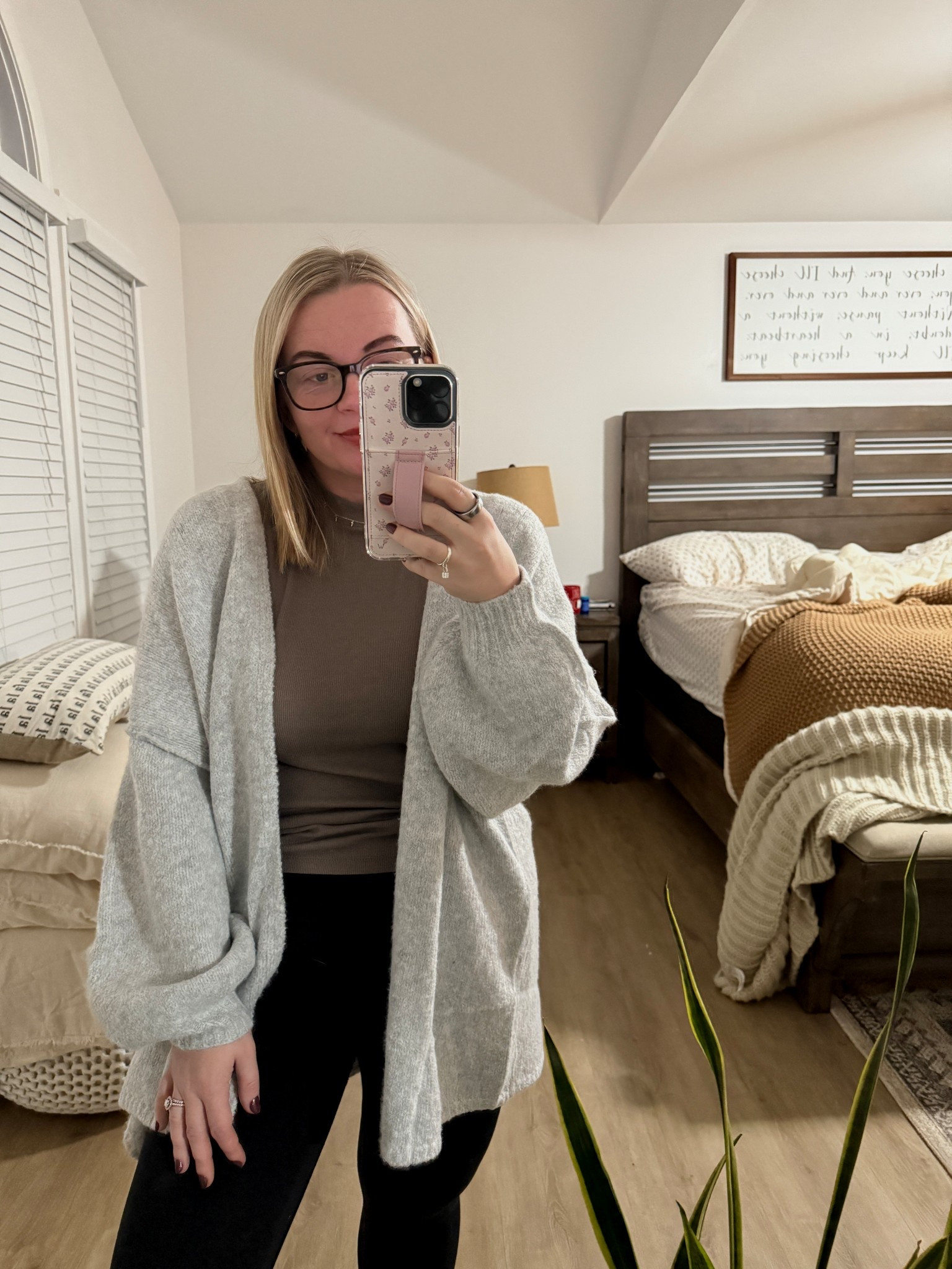 cardigan of my softest dreams ☁️

#LTKootd #LTKmomlife #LTKgrwm