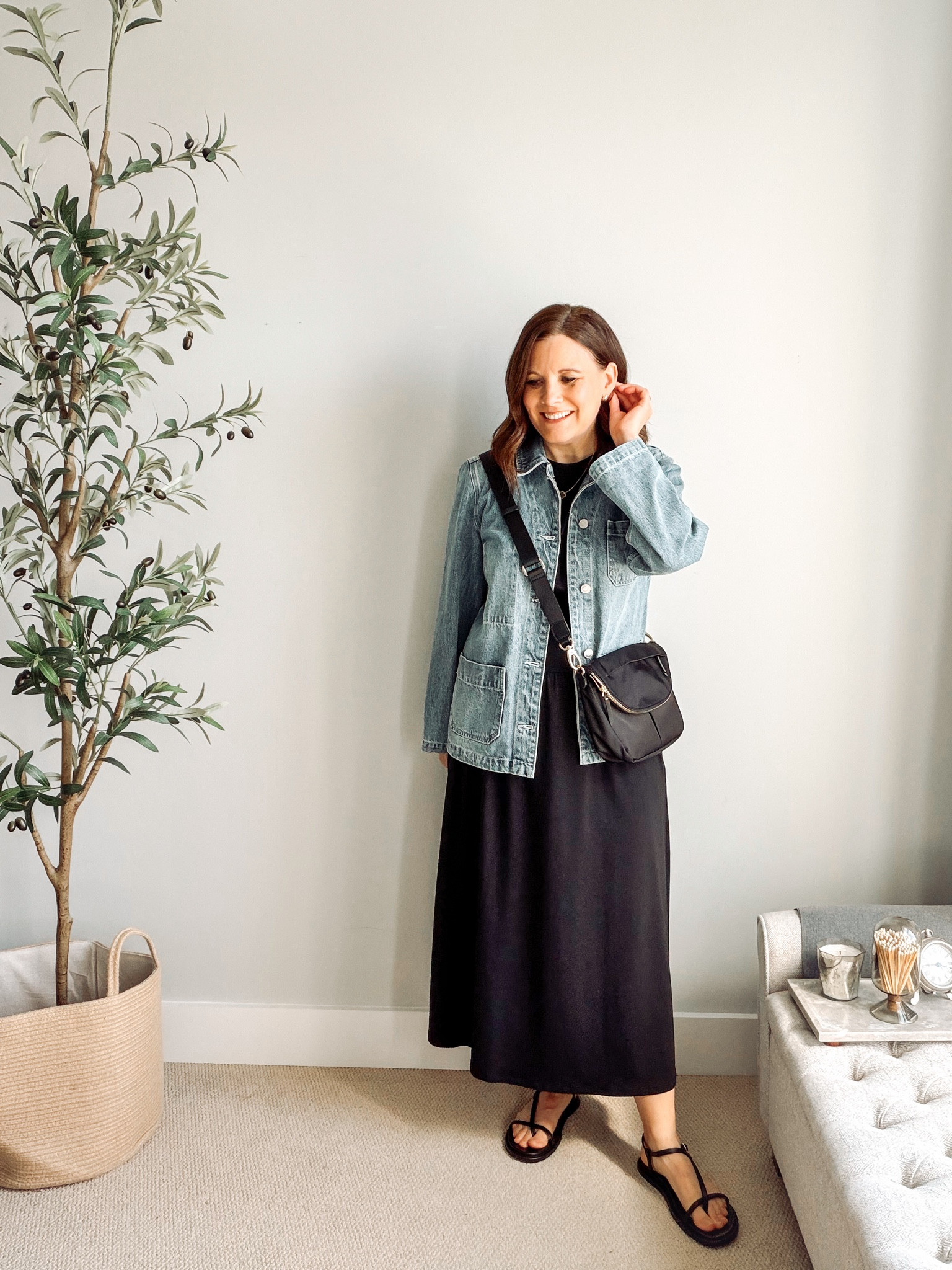 Long weekend capsule wardrobe outfit fit notes: ⁠@loft black cap sleeve maxi dress: fits TTS, I’m in a small. A wardrobe staple for travel. ⁠⁠@onequince denim utility jacket: a bestseller I wore nonstop last year, and I’m keeping it in rotation this year. Fits TTS (I’m in a medium).⁠ @target black strappy sandals: very cushioned sole. Fits TTS. ⁠⁠@onequince vinyl crossbody: so many pockets, easy to wear everywhere, perfect for travel and errands. ⁠


 

 

#LTKMidsize #LTKOver40 #LTKSaleAlert