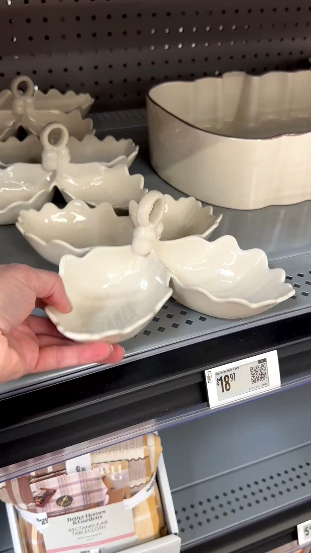 Pretty leaf candy dish in white ceramic @Walmart

#LTKSeasonal #LTKHome #LTKSaleAlert