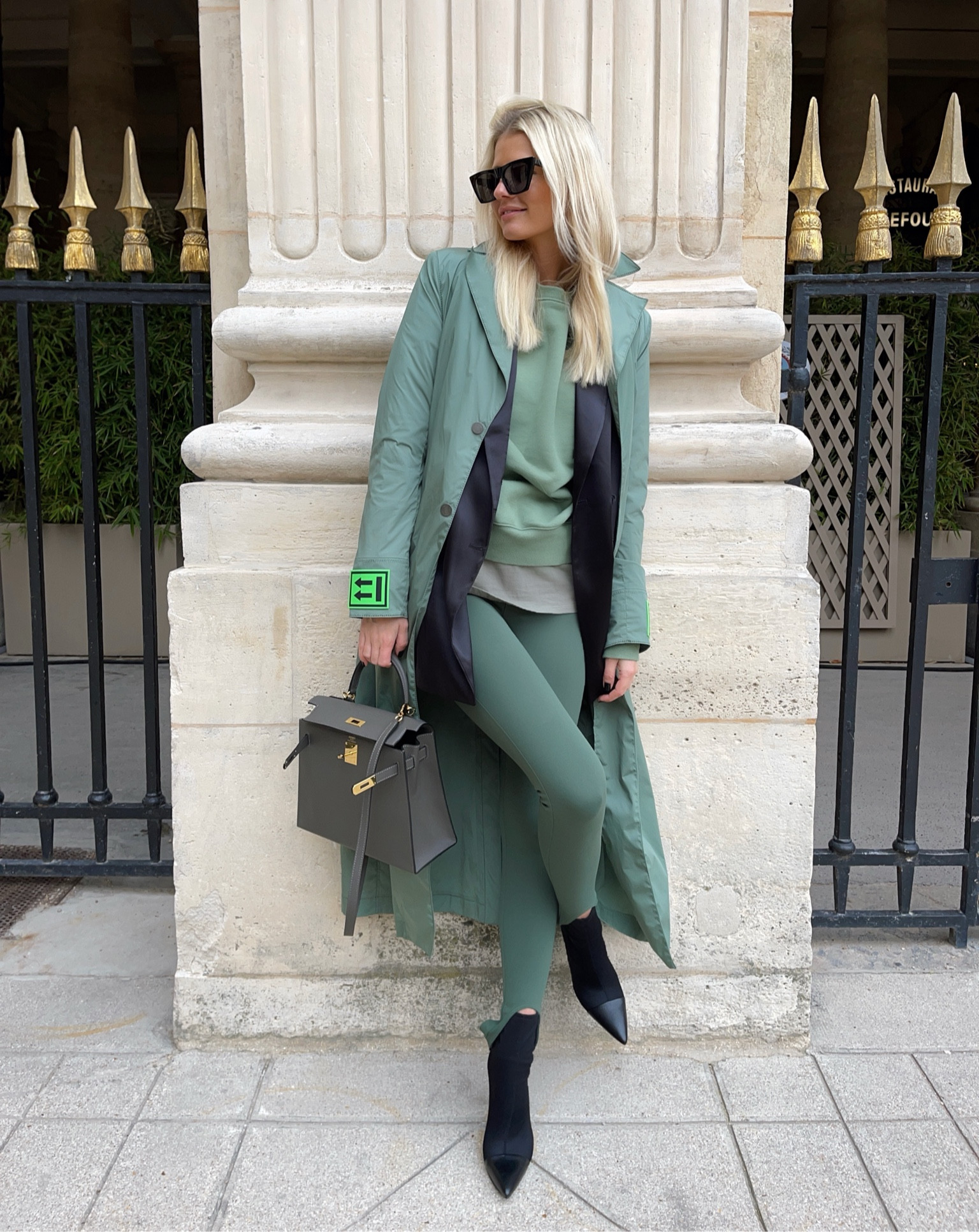 Total Sage Green Look
I am wearing 
- off white coat 
- Frankie shop sweater 
- wardrobe nyc leggings
- Zara blazer & boots 
- Celine sunglasses 

#paris #streetstyle #autumn #fall2024 #falllook #sagegreen #green #leggings #celine #sonnenbrille #hermes #kelly #hermeskelly #offwhite #raincoat #rain #herbstinspiration

#LTKautumn #LTKshoes #LTKstyletip