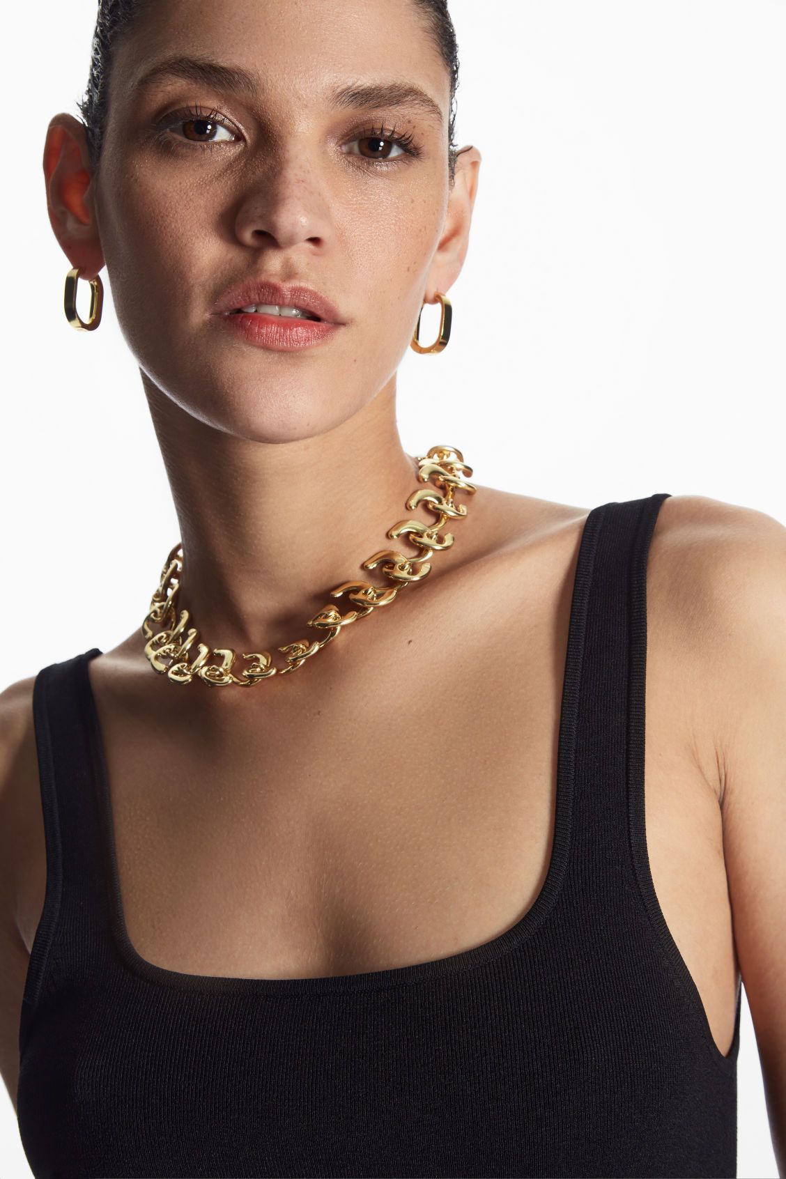 CHUNKY HOOK CHAIN NECKLACE - GOLD - COS | COS (US)