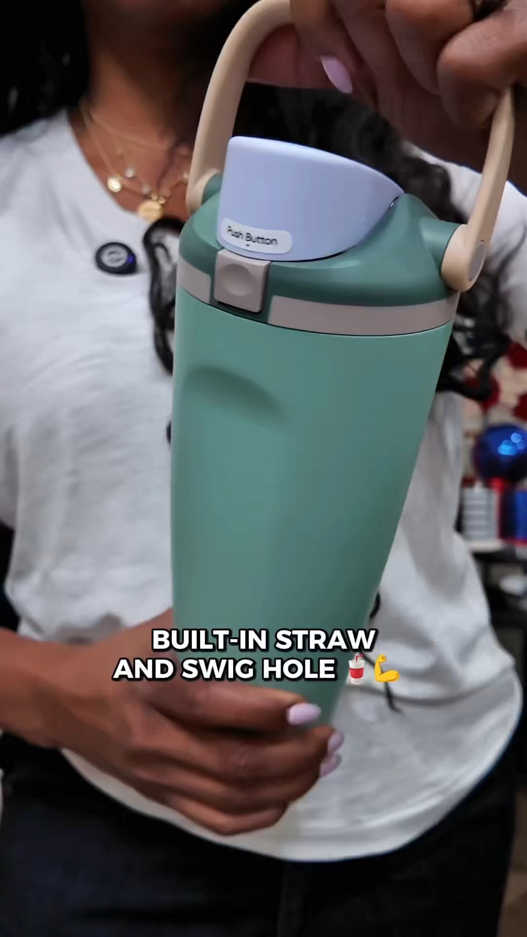 This Owala FreeSip bottle has triple-layer insulation, a leakproof lid, and the best part? You can sip from the built-in straw or drink from the wide mouth opening.

Perfect for workouts, commuting, travel days, desk setups, or just making hydration easier every day.

#LTKfitnessgoals #LTKMothersDay #LTKSaleAlert